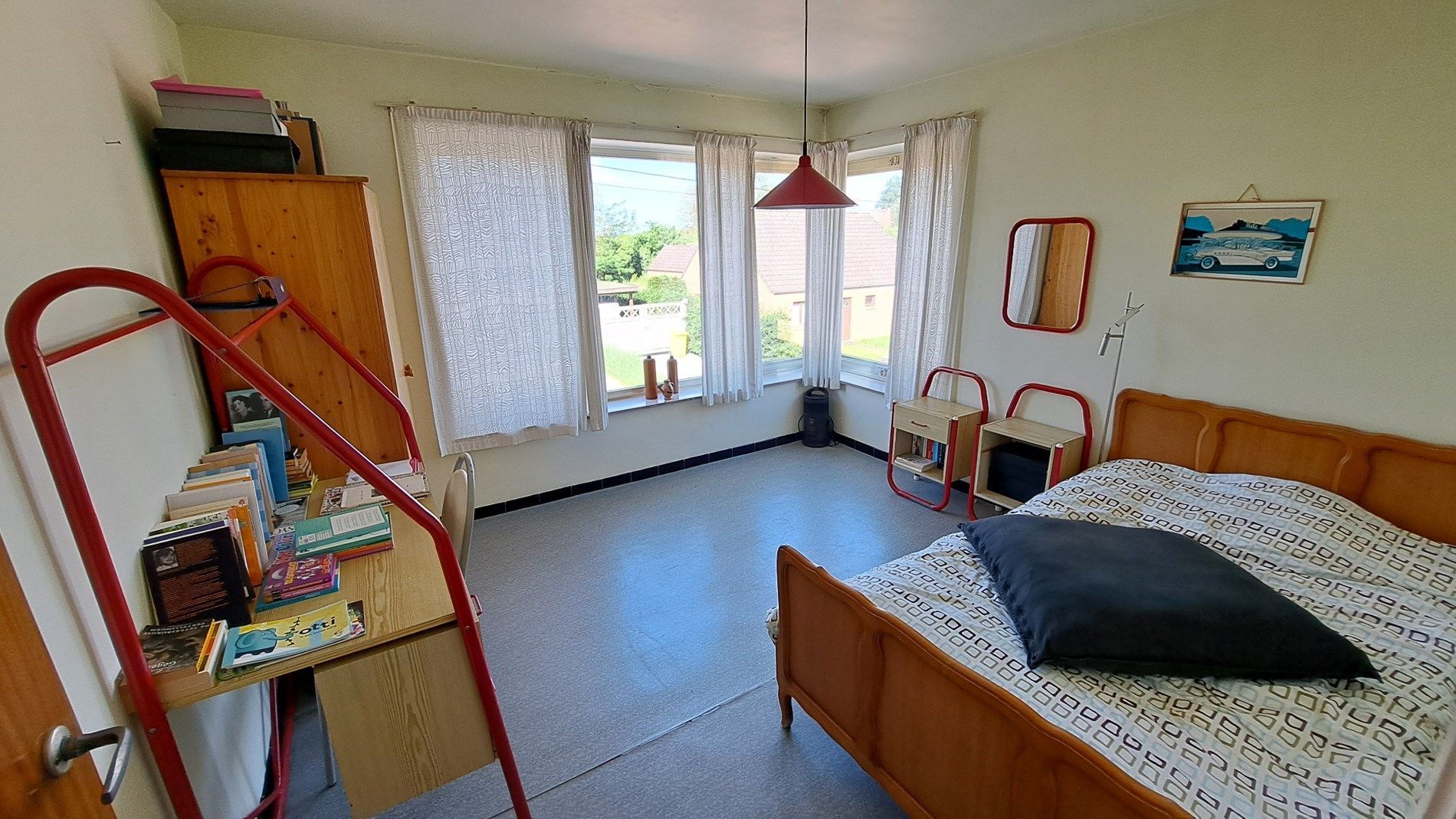 Gezinswoning met 5 slaapkamers en 2 badkamers foto 23