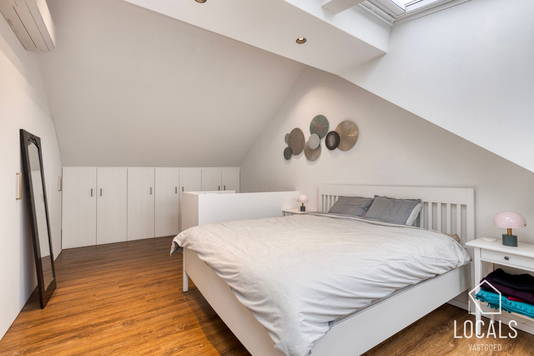 Halfopen bebouwing in het pitoreske Pollare foto 17