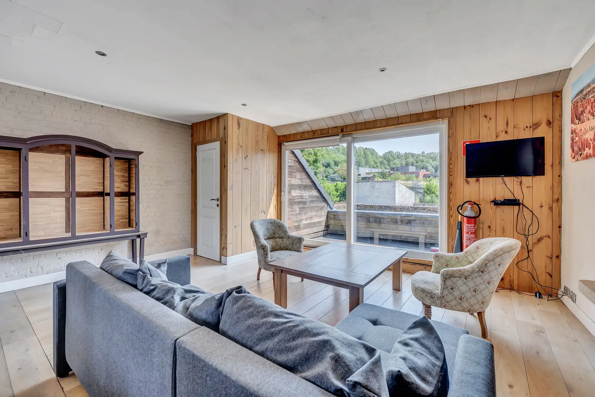 Instapklaar triplex of opbrengsteigendom met 5 slpks foto 3