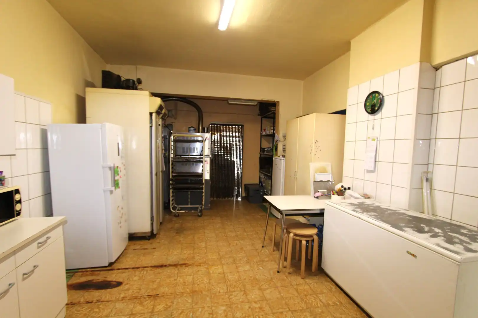 HANDELSPAND - TOP GELEGEN IN HET CENTRUM foto 7