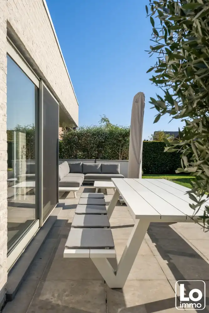Instap klare moderne open villa met dubbele inpandige garage en een gezellige tuin op een toplocatie nabij het centrum van Lochristi! foto 68