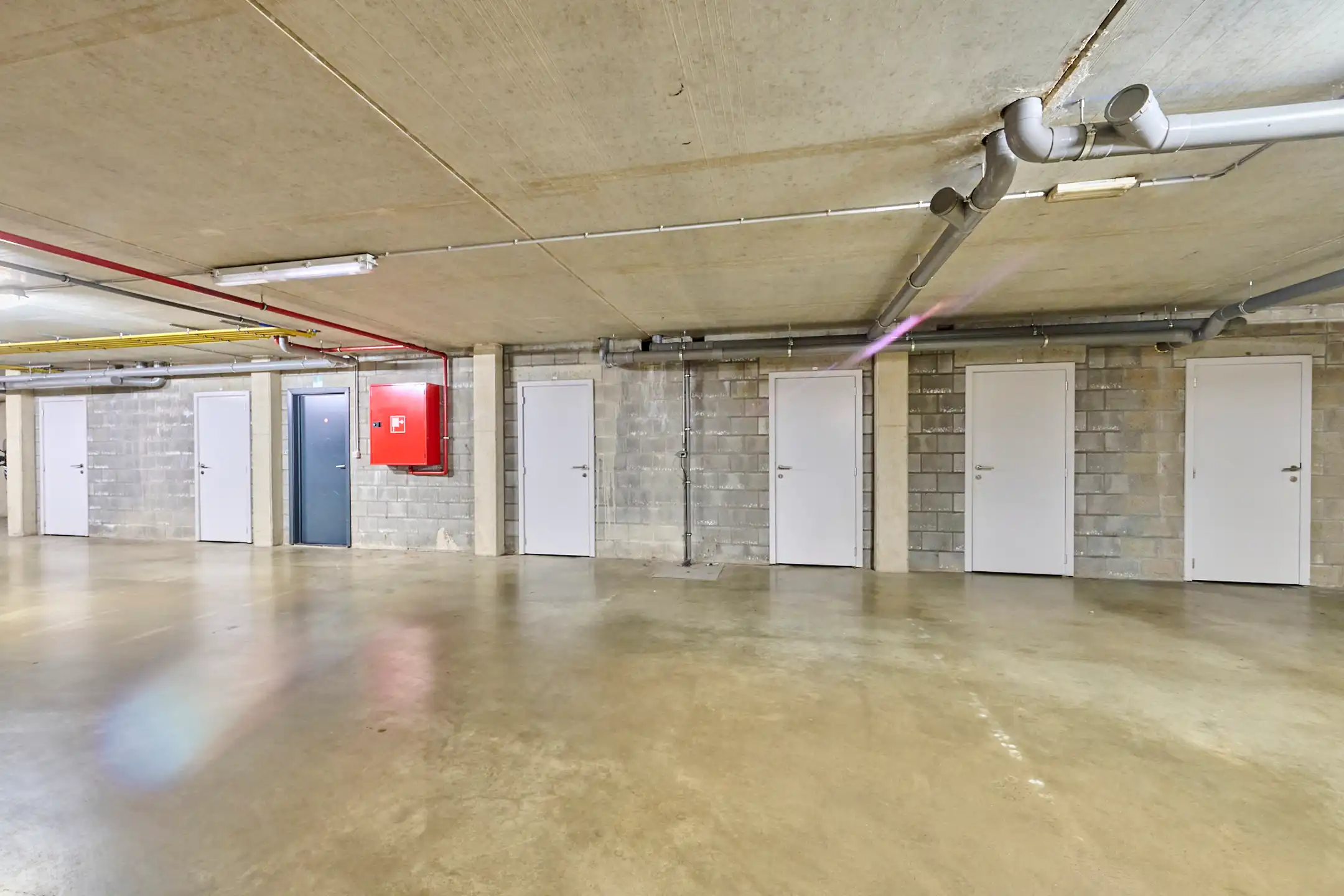 RUIM INSTAPKLAAR EN LICHTRIJK APPARTEMENT MET 2 TERRASSEN foto 14