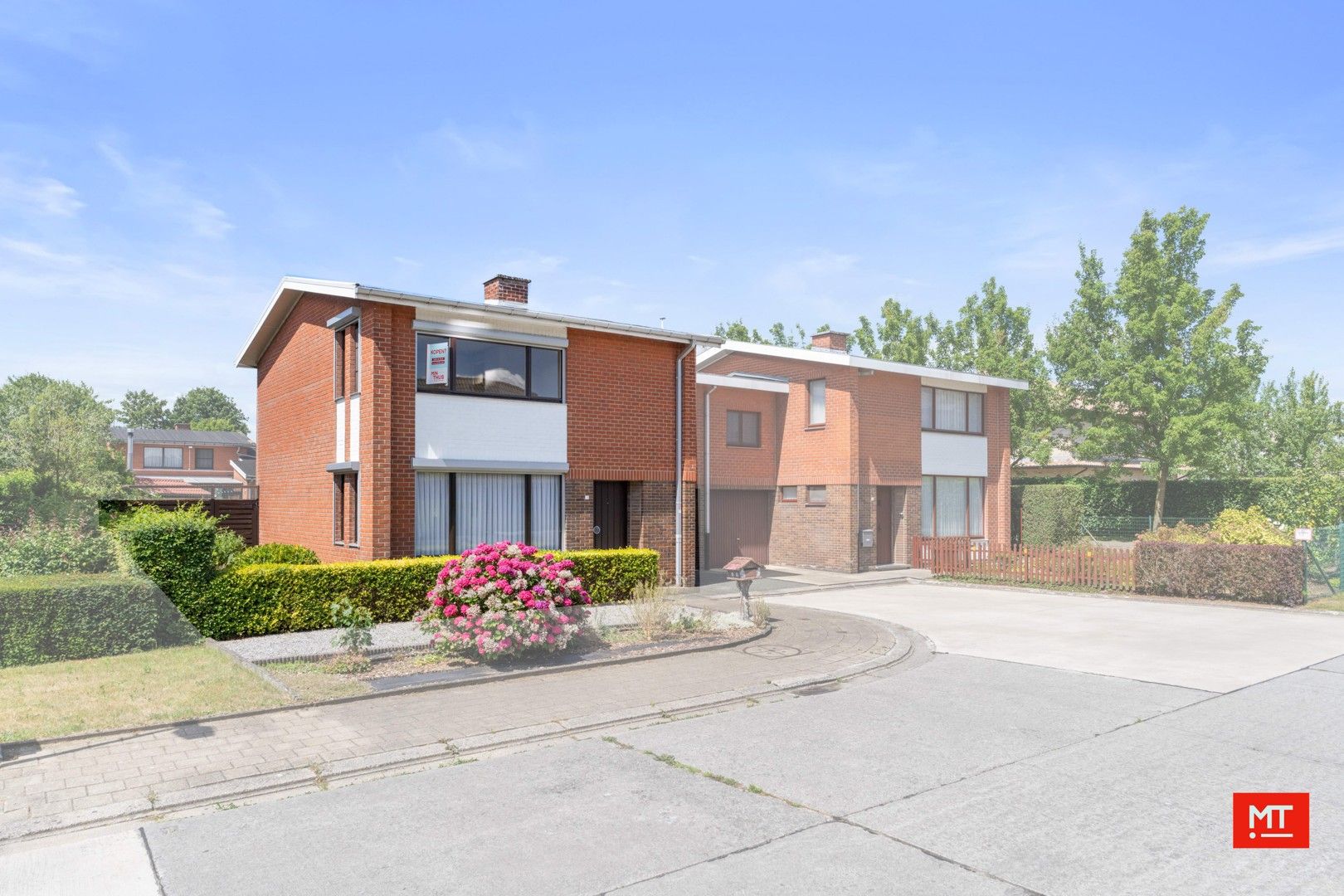 Hoofdfoto van de publicatie: Bod welkom - Ruime halfopen woning met 4 slaapkamers, tuin en garage in een rustige en kindvriendelijke wijk