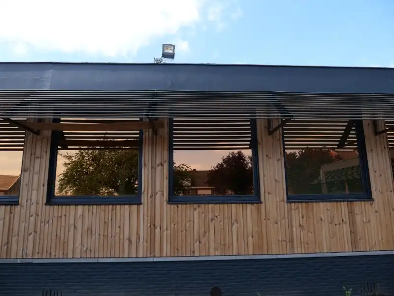 Kantoor 3 te huur van 36 m², dichtbij ring van Kortrijk en autosnelwegen foto {{pictureIndex}}