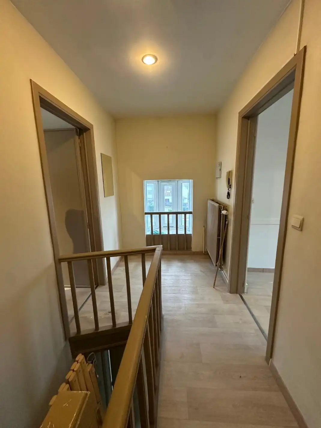 Appartement met 1 ruime slaapkamer en mogelijkheid tot aankoop garage in gebouw foto 6