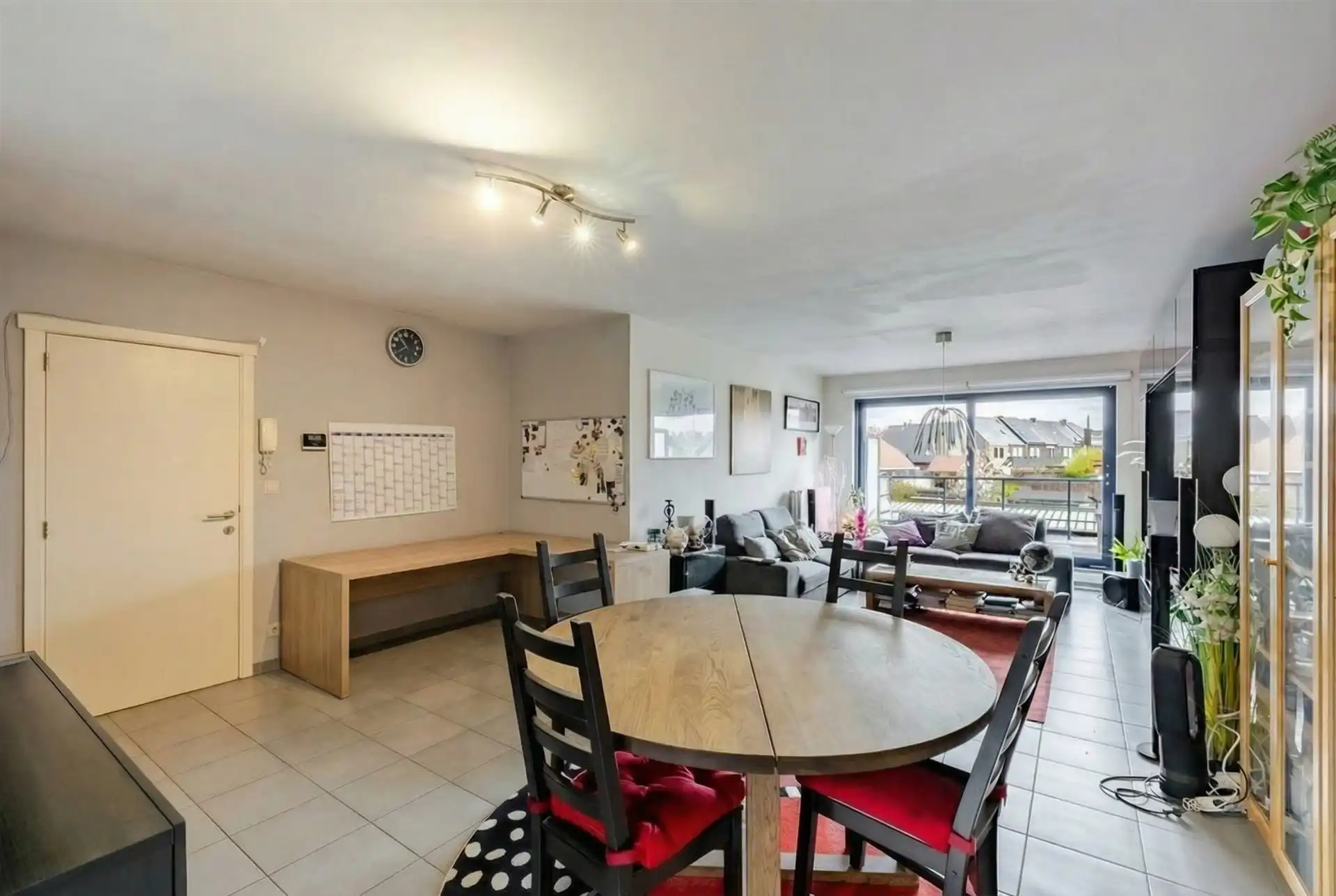 Rustig gelegen duplex appartement met carport foto 6