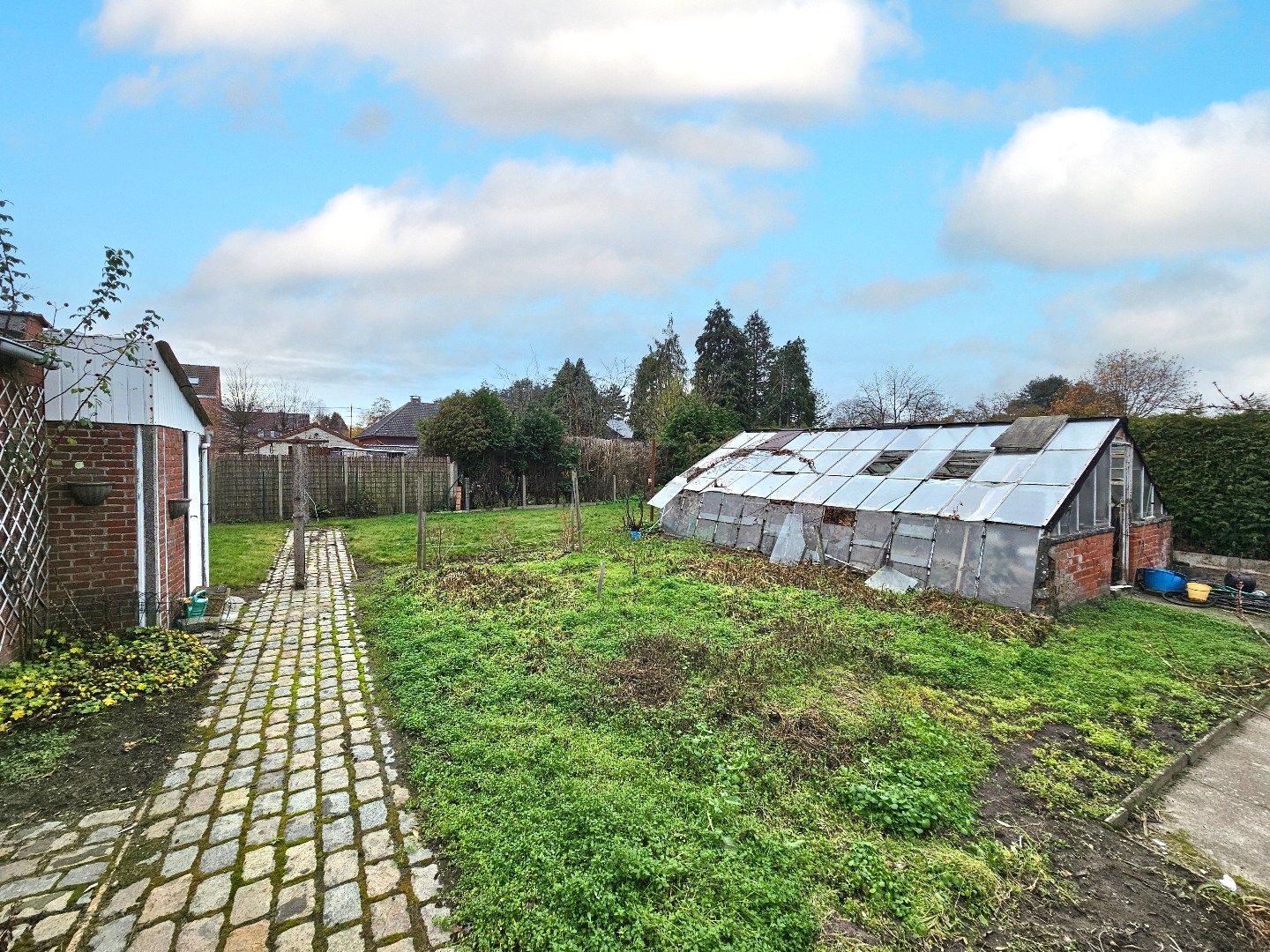 Vrijstaande laagbouwwoning op ruim perceel  foto 12