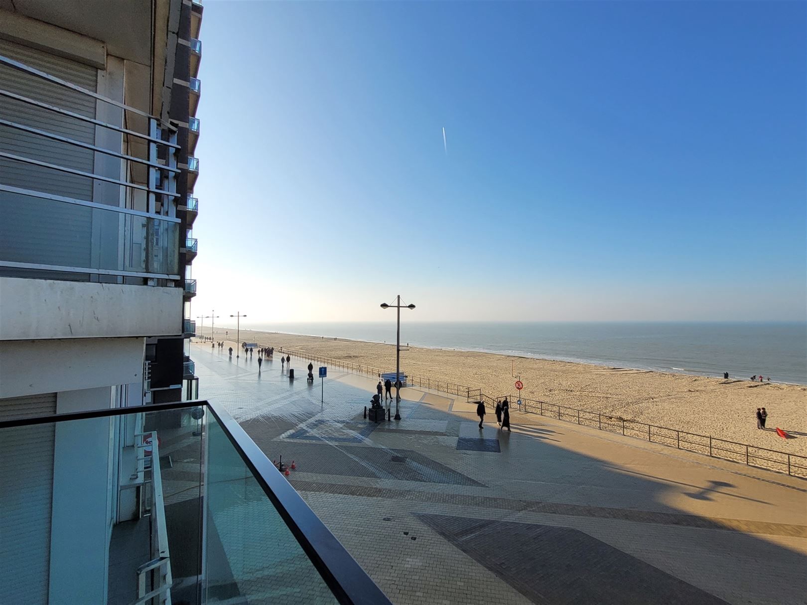 Nieuwbouwappartement met frontaal zeezicht foto 6