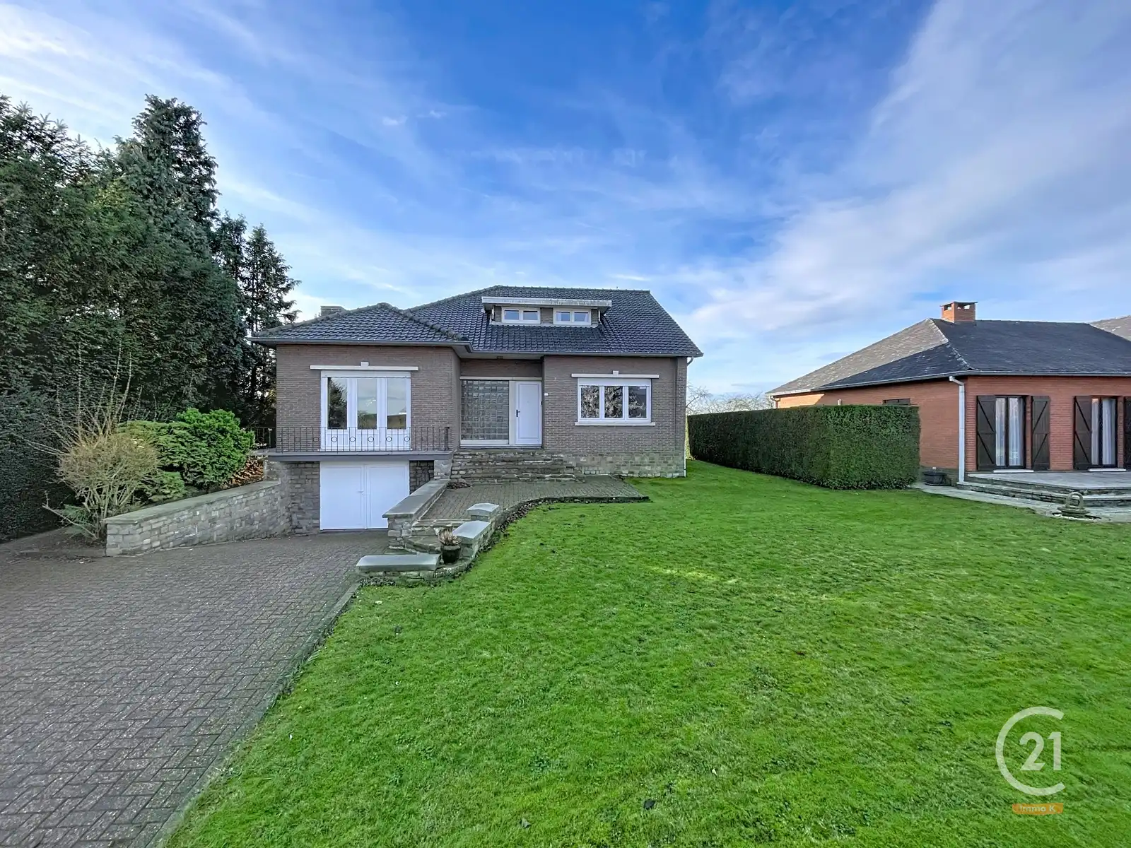 Hoofdfoto van de publicatie: Ruime gelijkvloerse woning met 4 slpks, garage en tuin