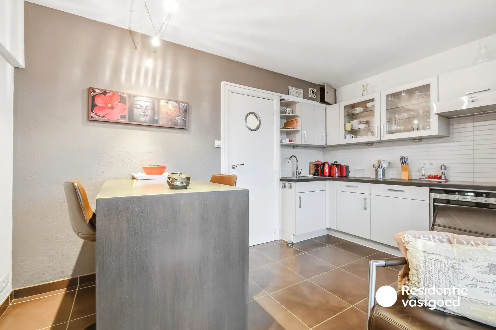 Gemeubeld éénslaapkamerappartement met terras en kelderberging in Park Atlantis, De Haan foto 3