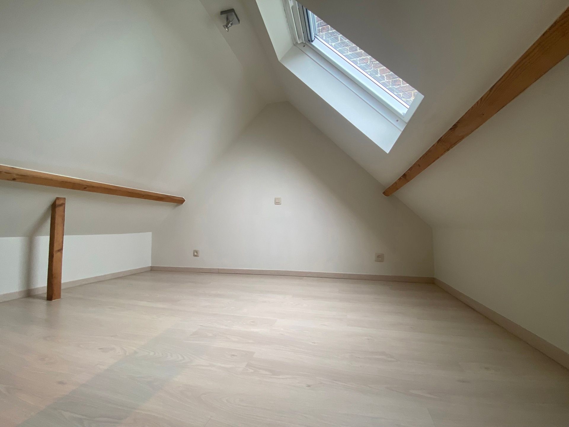 Ruime instapklare HOB met 4 slpks, tuin en garage foto 24