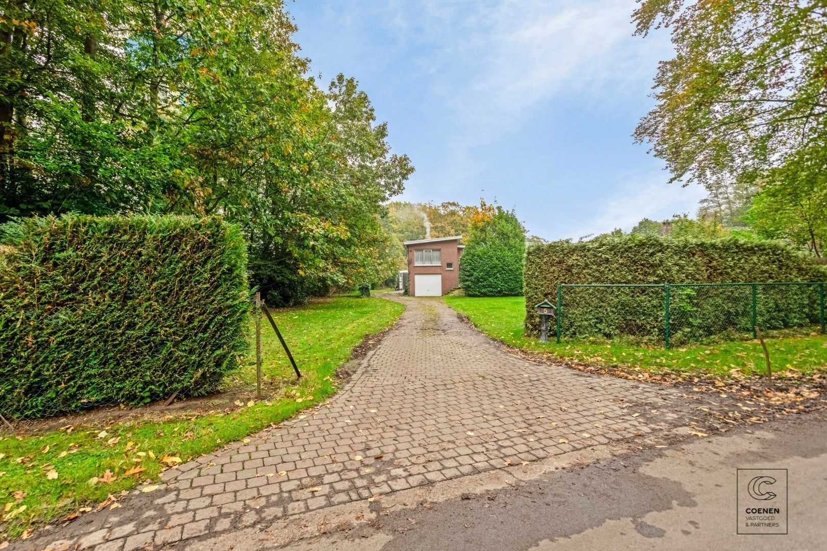 Unieke kans in Westmalle: te renoveren woning met 4 à 5 slpk' s, 236 m² bew. opp. op perceel van 3.990 m²! foto 4