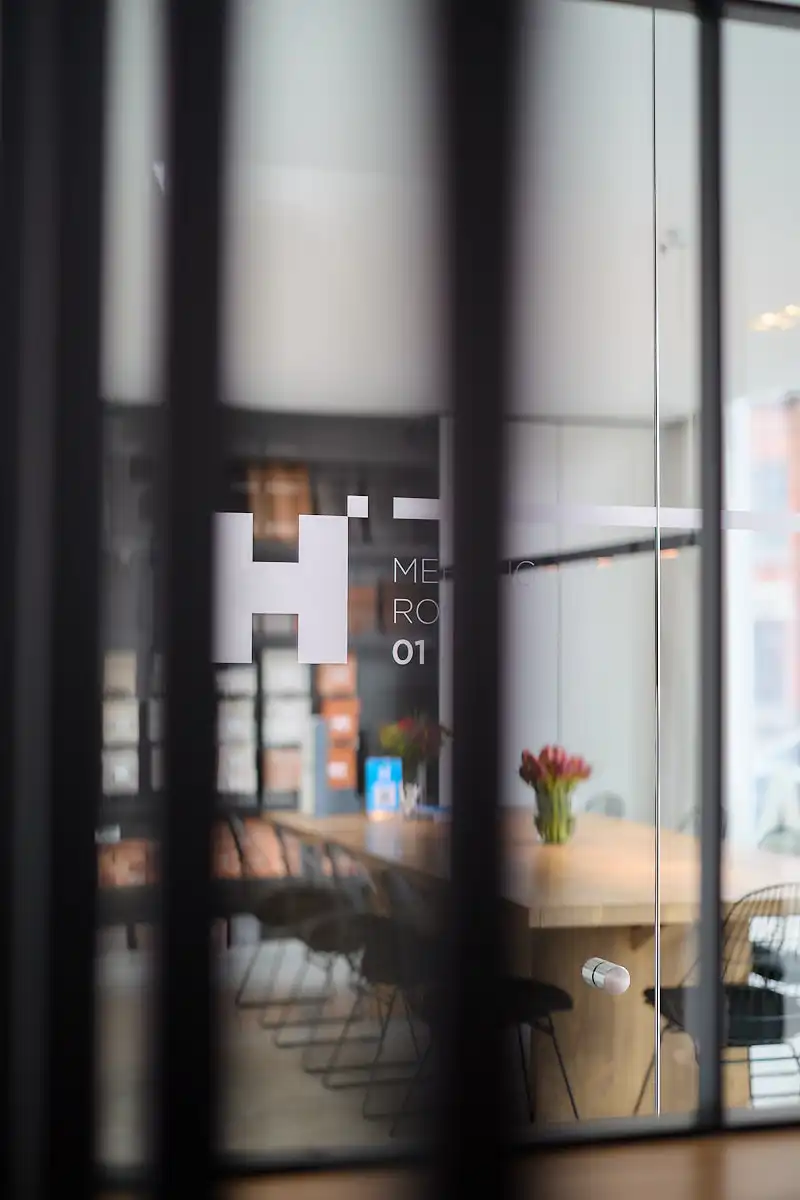 Uniek kantoorgebouw te koop langs de Westlaan te Roeselare foto 9