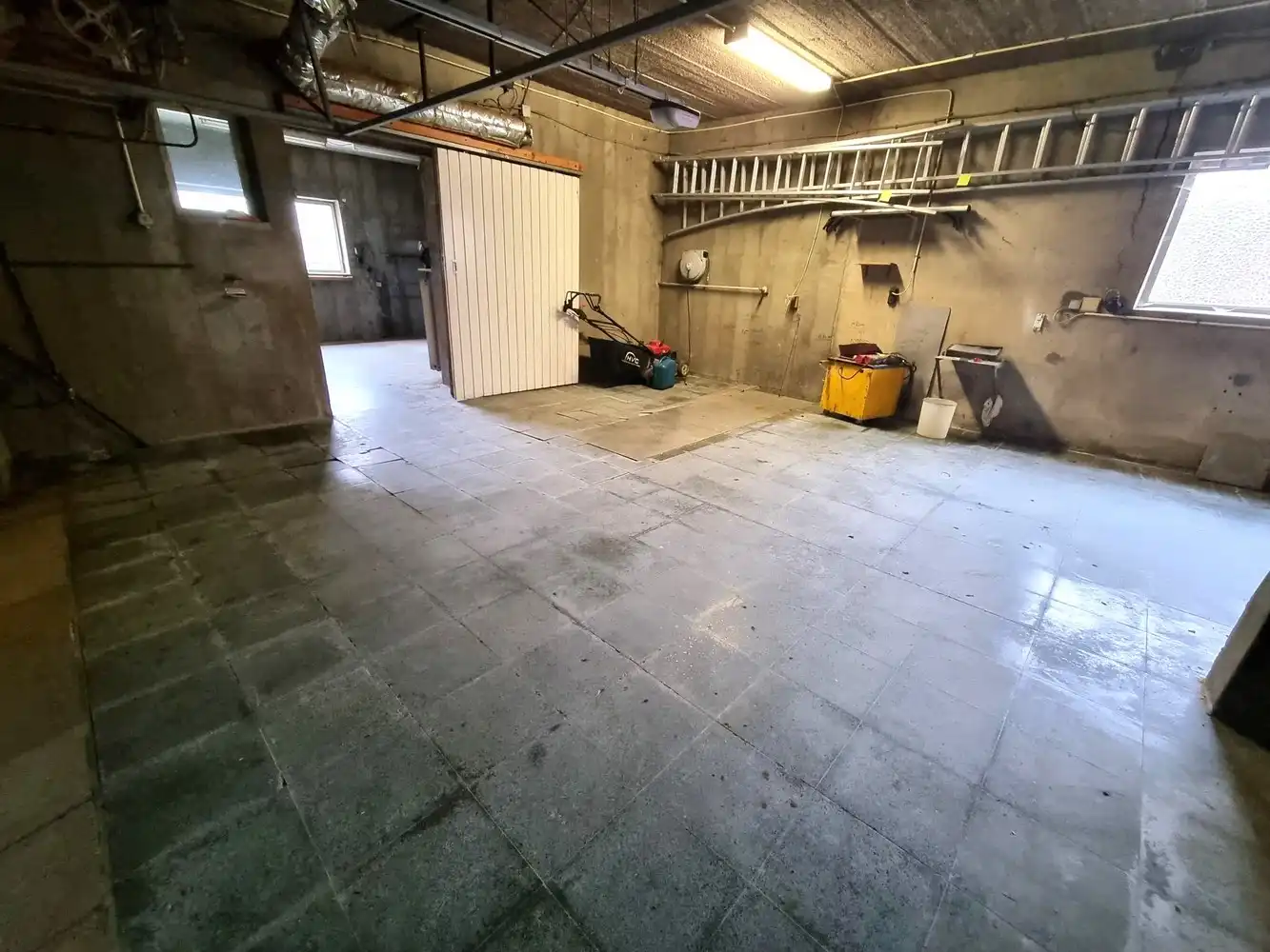 Vrijstaande woning, rustig gelegen op een perceel met groen verzicht van 925m² foto 12