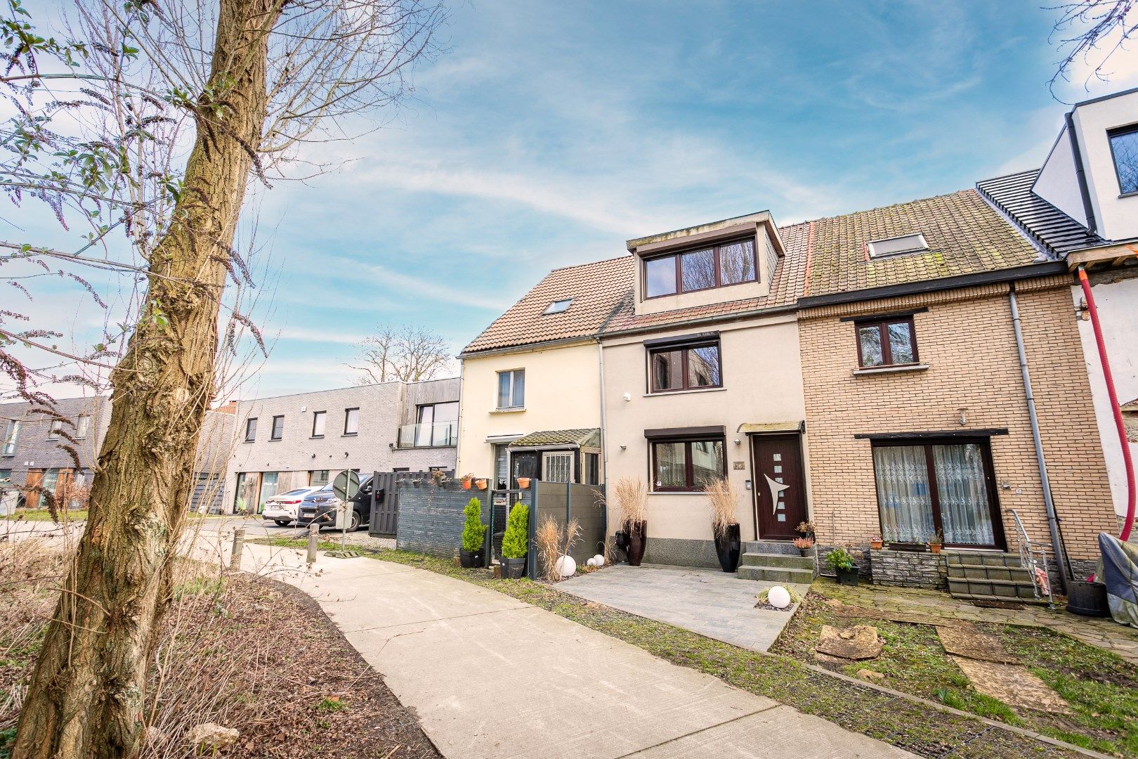 Volledig gerenoveerde woning met 3 slaapkamers, bureau en tuin foto 21