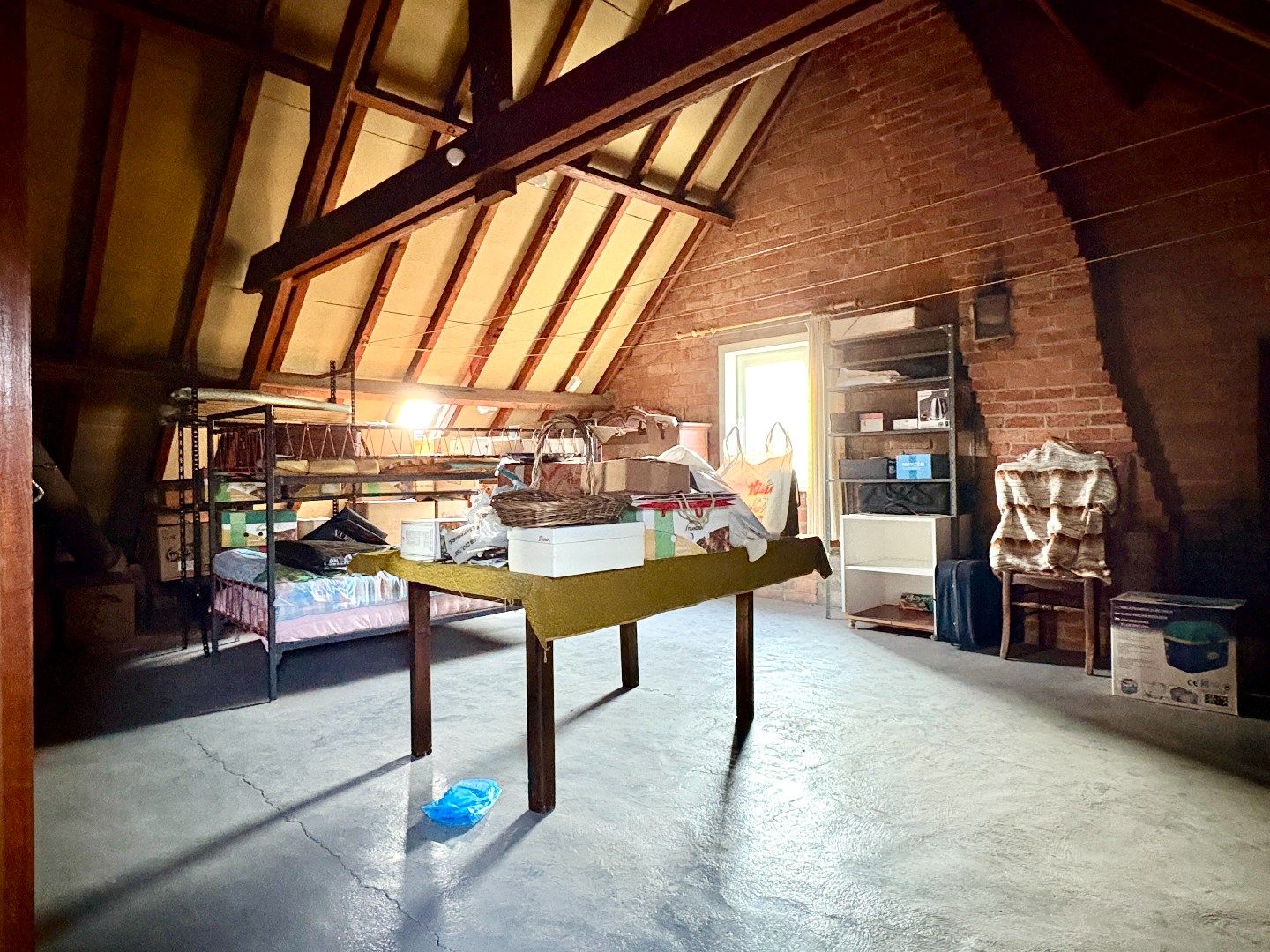 Ruime half openbebouwing met grote garage, 3 slks met mogelijkheid tot 5 slks. foto 20