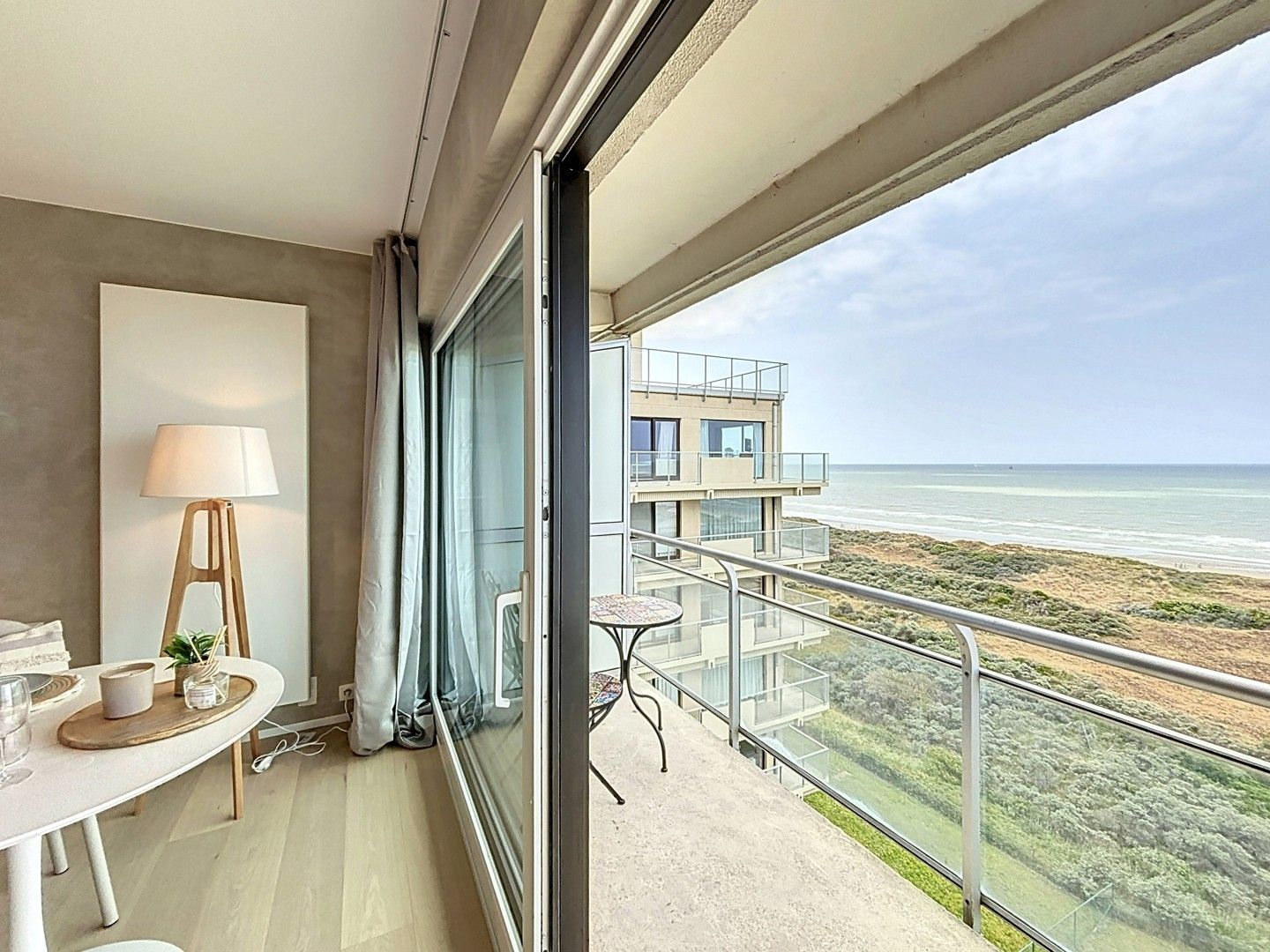 Luxe Studio met Frontaal Zeezicht – Volledig Gerenoveerd foto 15