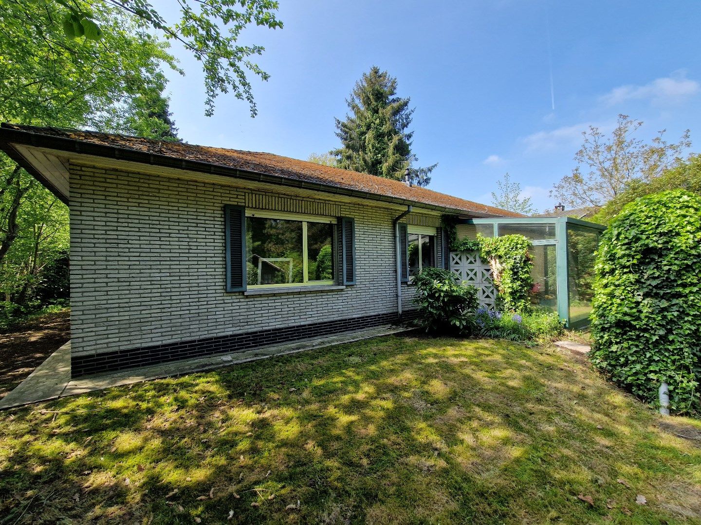 Villa op 10a 75ca in rustige woonwijk te  Schiplaken. foto 17