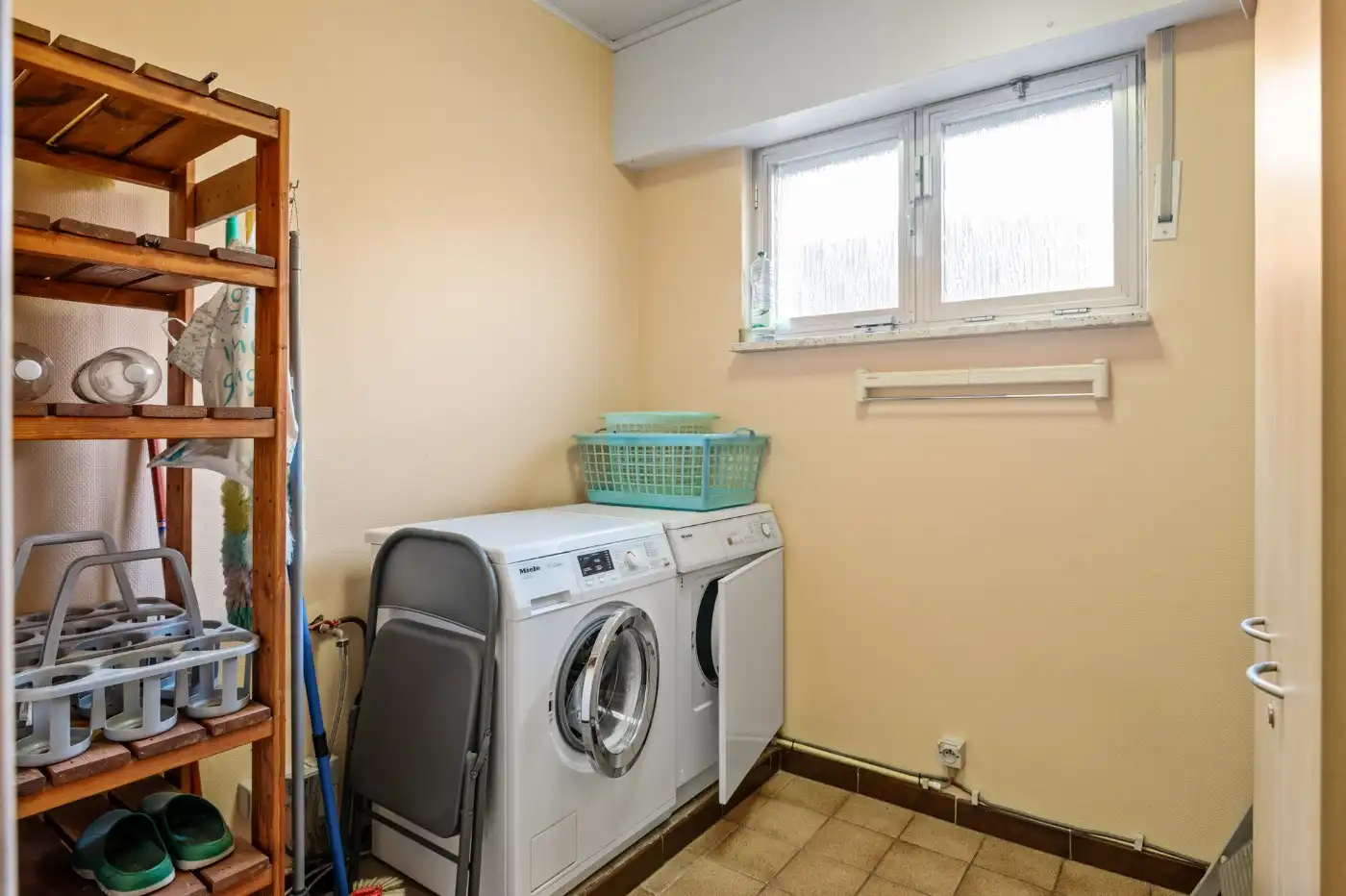 Gezellig, goed gelegen app. op GLV met 2 slpk., veranda en garage foto 15