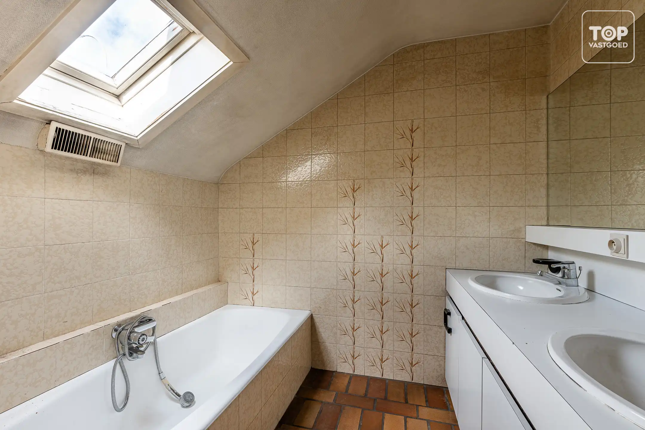 Architecturale woning met 4 slaapkamers en dubbele garage foto 16