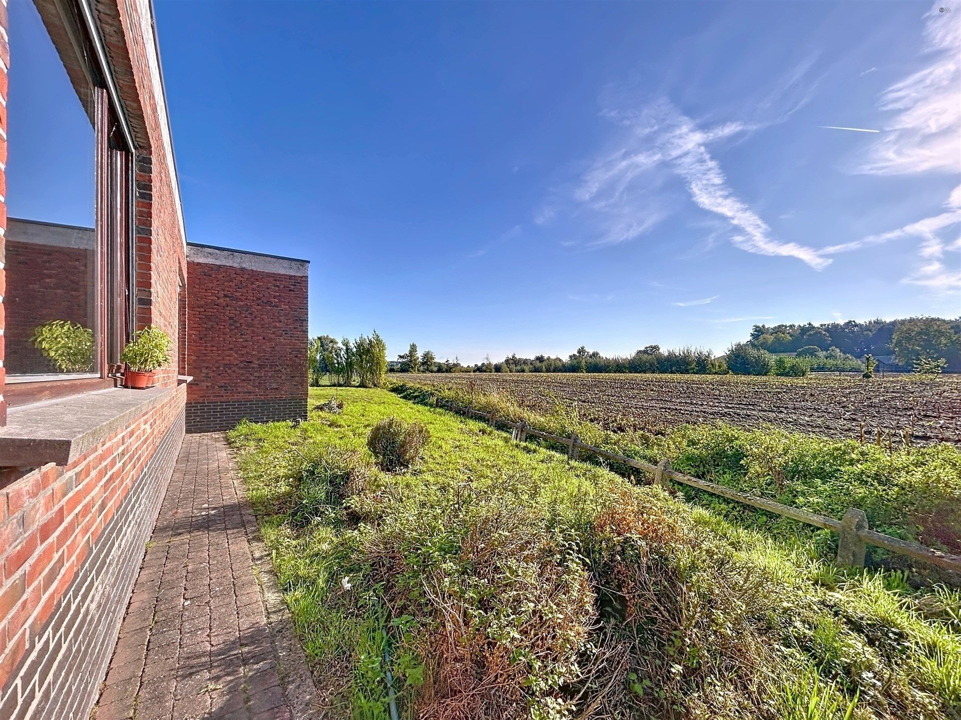 Charmante te renoveren woning op prachtig perceel van 1100m². foto 27