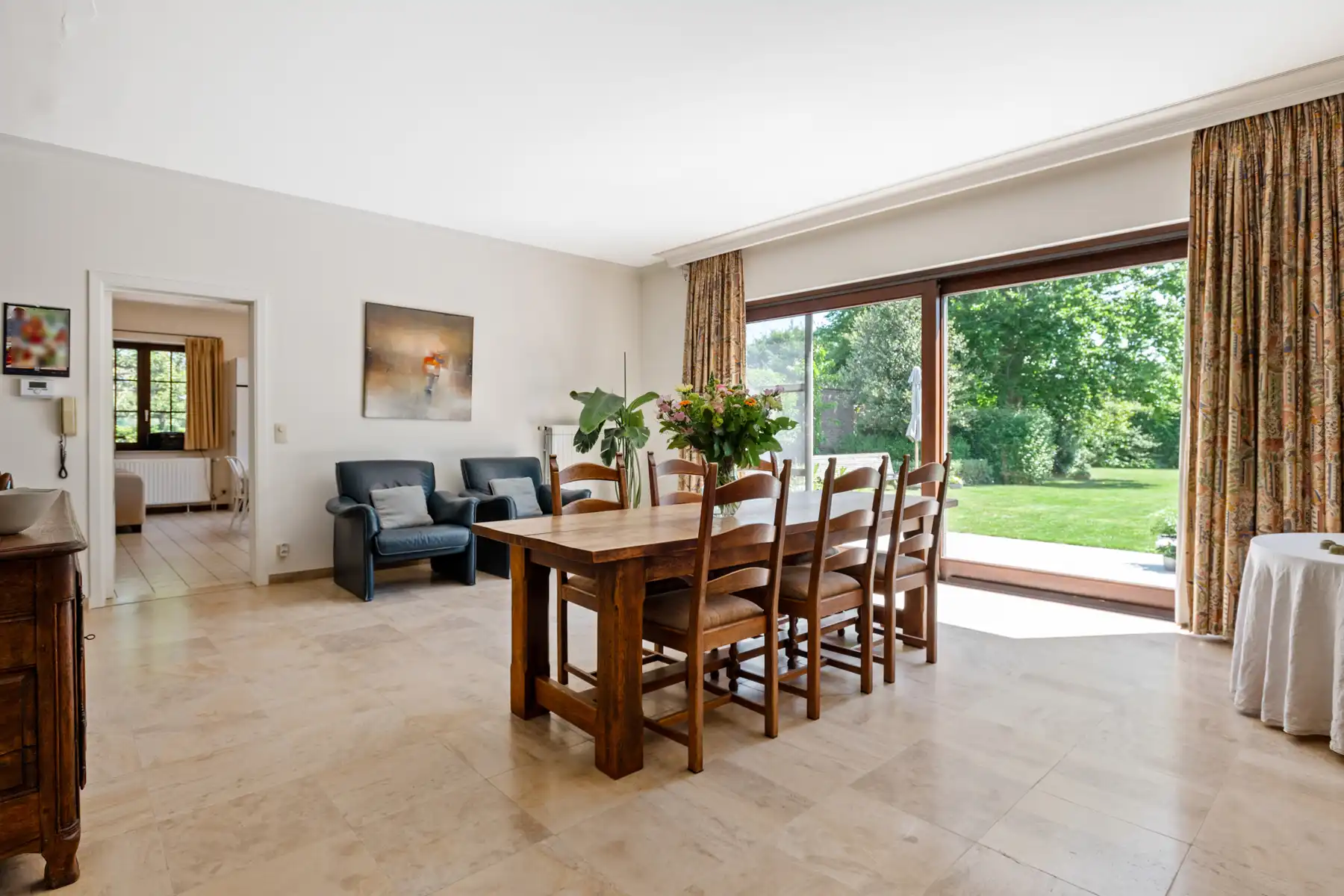 Ruime villa met praktijkruimte in rustige doodlopende straat. foto 12