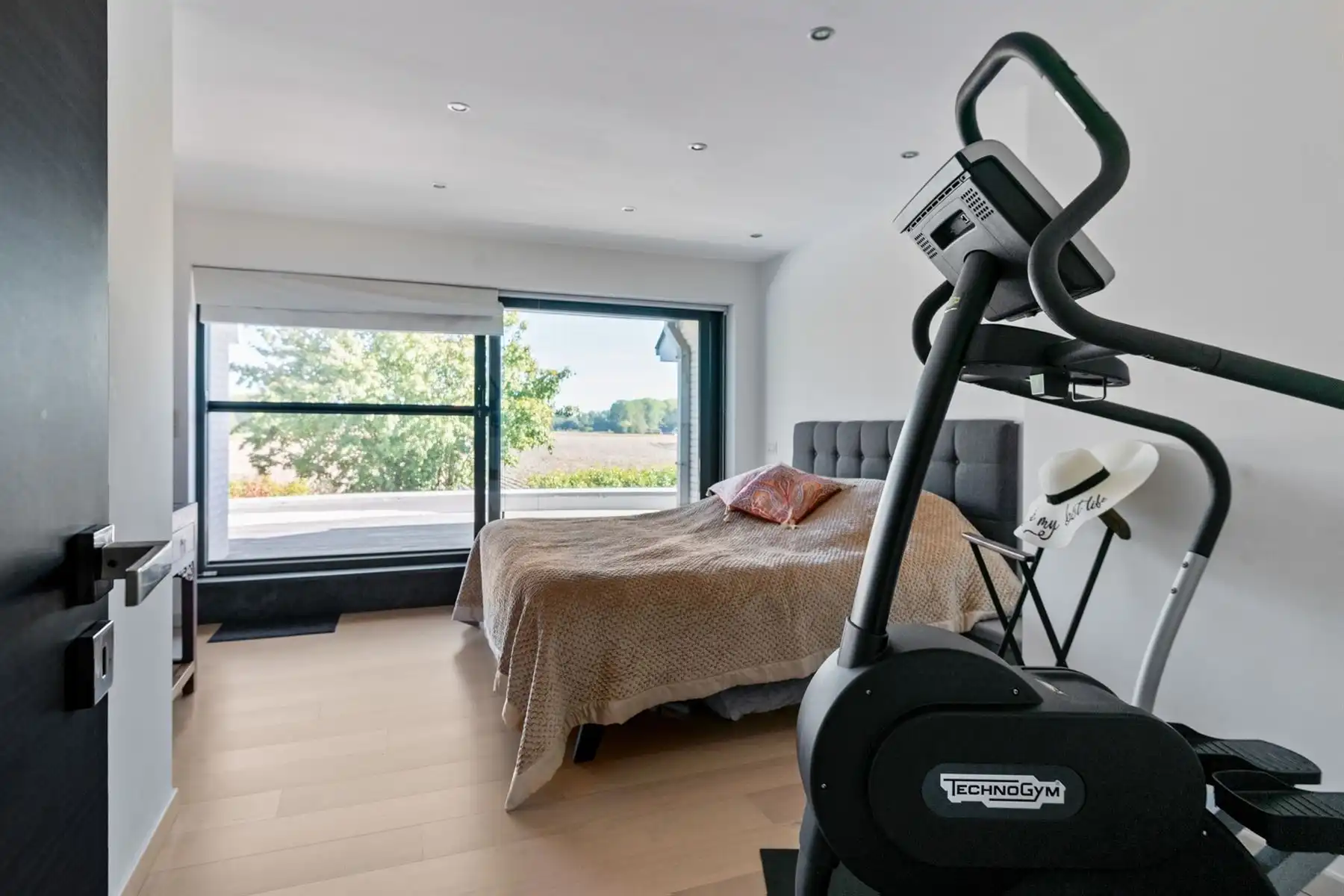  ENERGIEZUINIGE, MODERNE VILLA (2010) MET VERWARMD ZWEMBAD foto 13