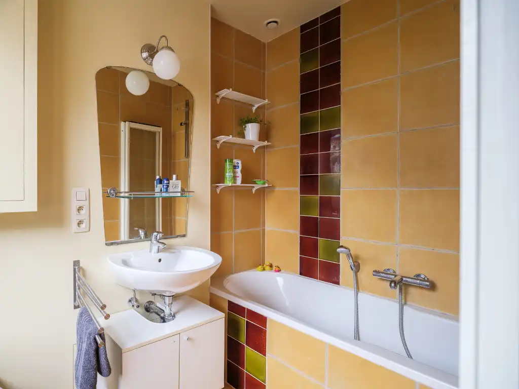 Instapklare stadswoning (EPC B) met twee slaapkamers, rustig gelegen nabij de Coupure foto 8