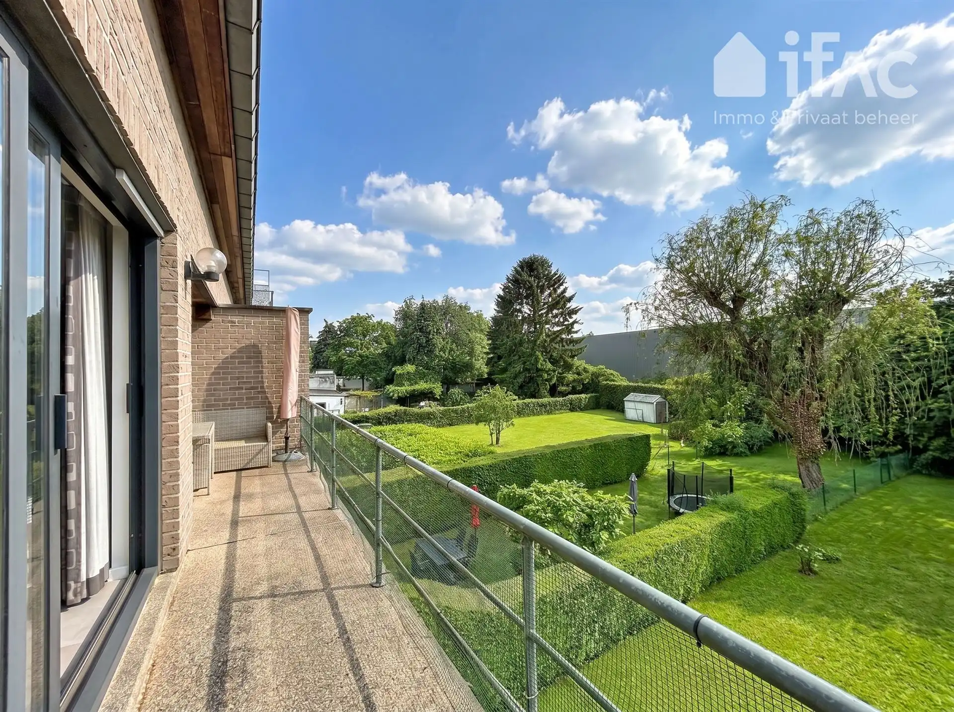 Moderne duplex met 3 slaapkmrs leuk terras en dubbele garage foto 5