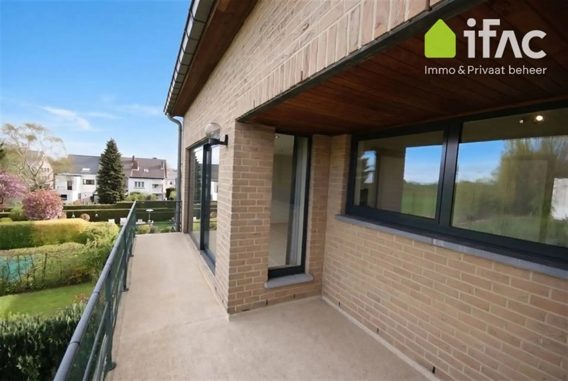 Moderne duplex met 3 slaapkmrs leuk terras en dubbele garage foto 5