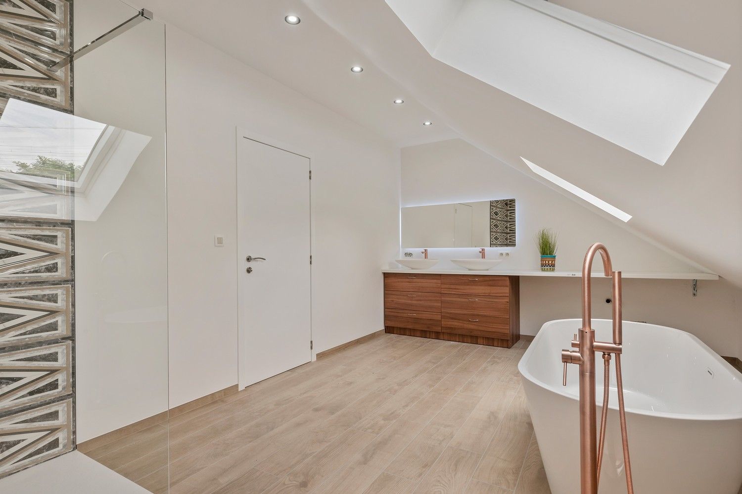 Instapklare woning o.a. 3 slaapkamers. foto 21