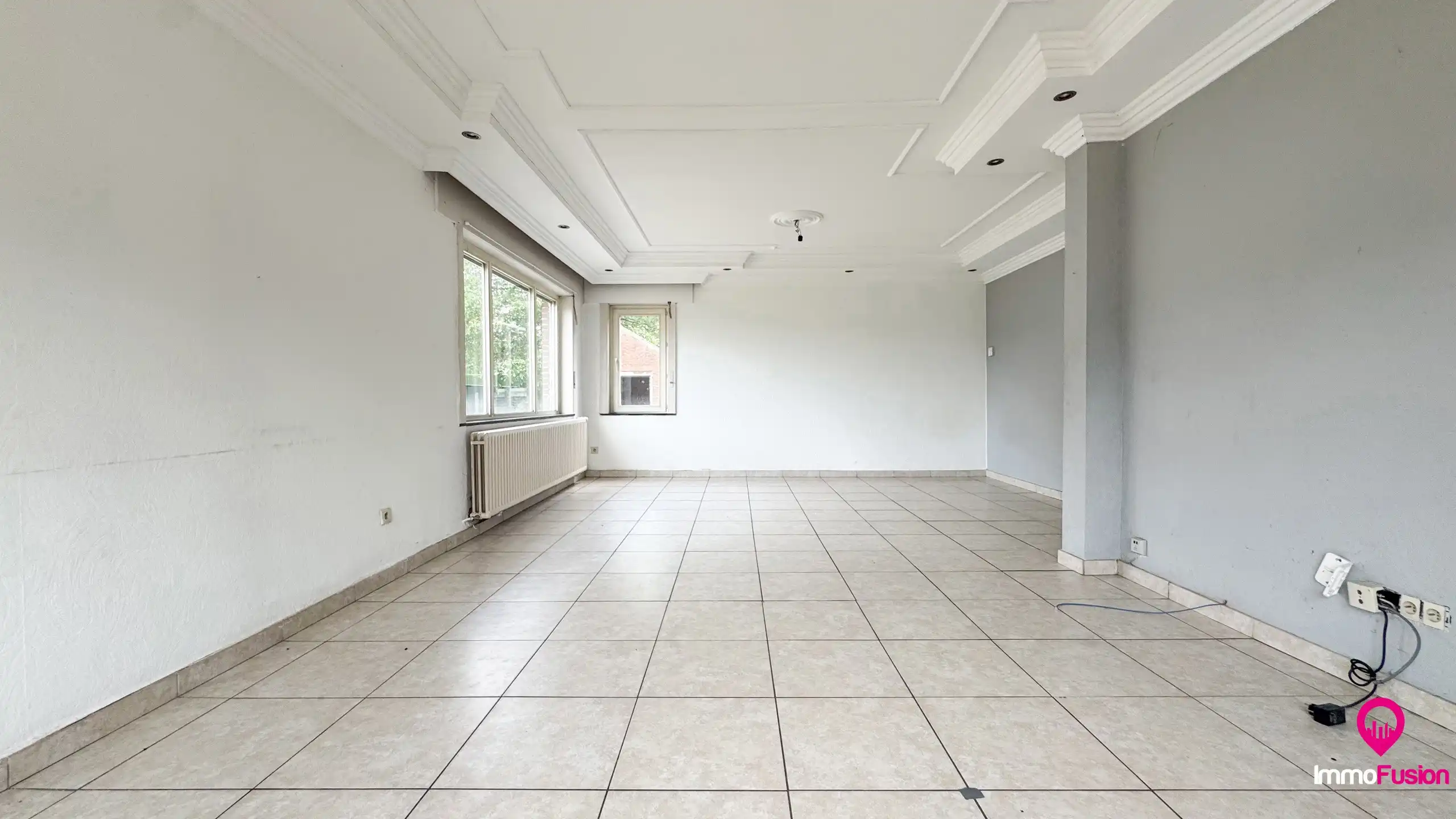 Te renoveren woning op groot perceel te Heusden-Zolder! foto 3