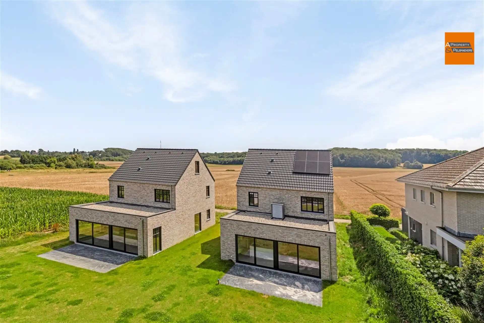 Nieuwbouwwoning met 4 slaapkamers foto 2