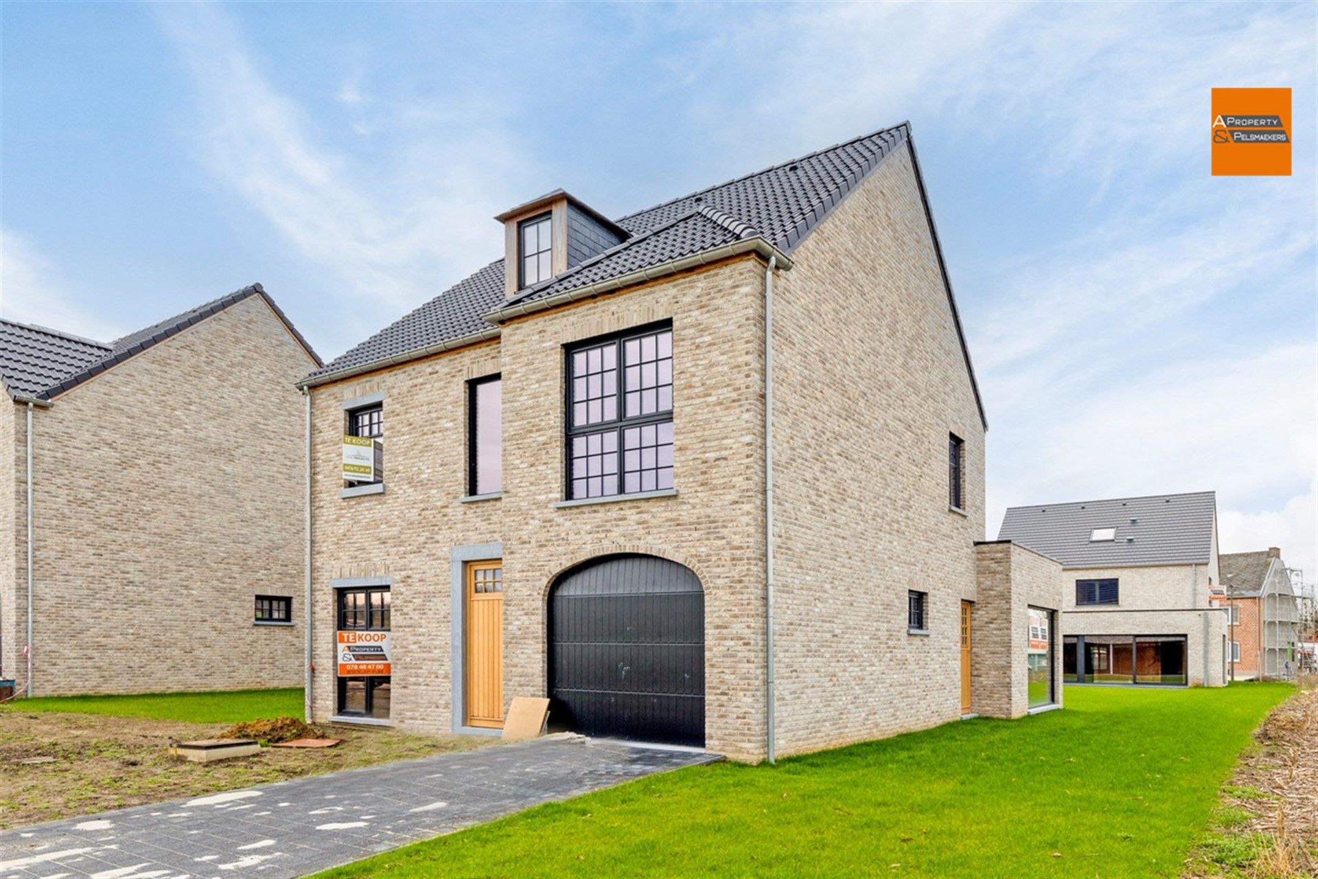 Nieuwbouwwoning met 4 slaapkamers foto 2