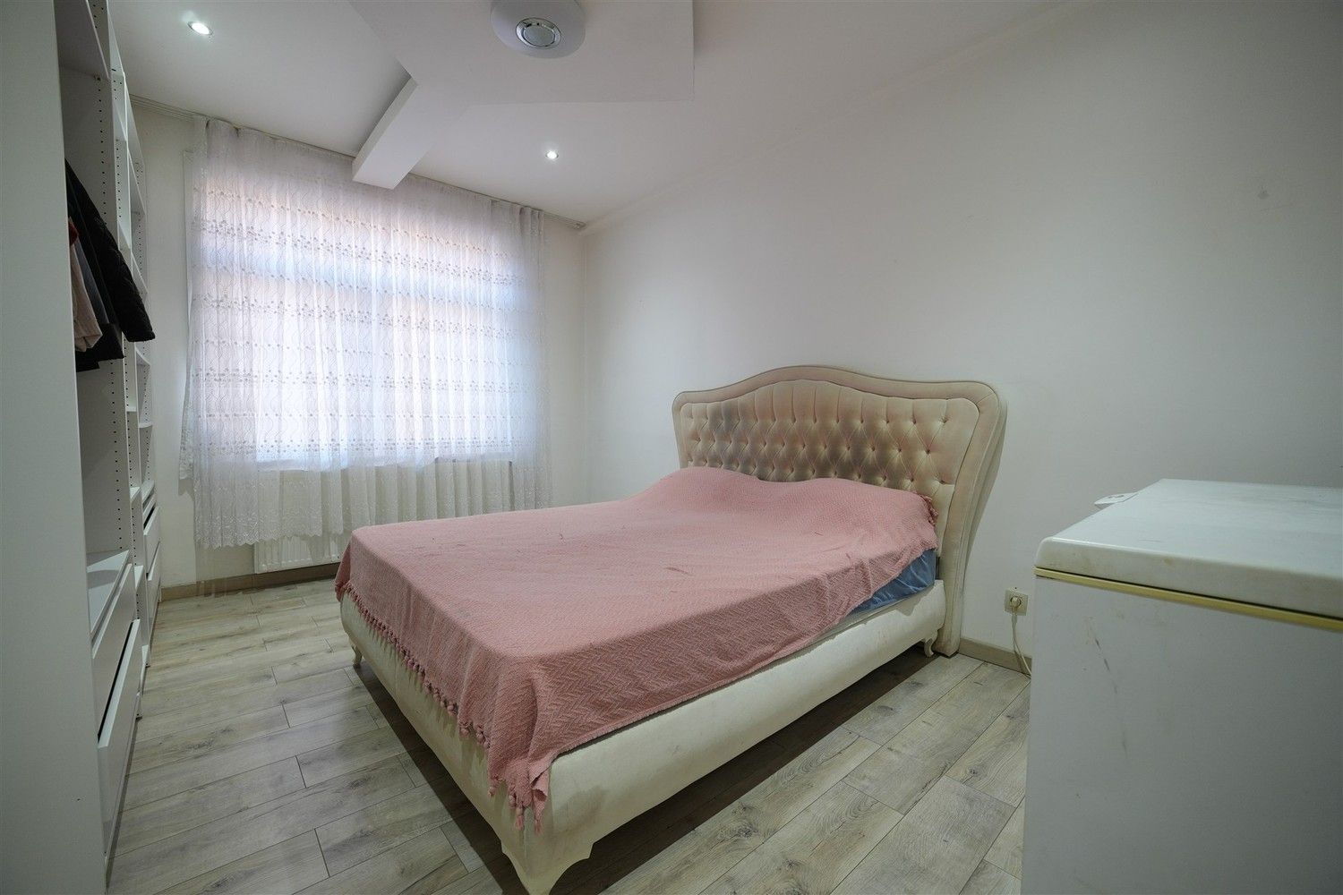 Instapklaar appartement met terras in Jette foto 17