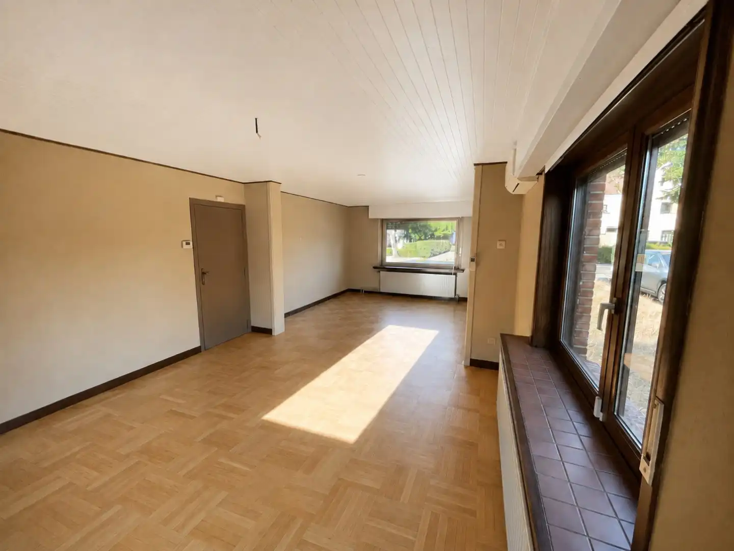 Vrijstaande woning met potentieel op ruim breed (30m) perceel – Regio Mol (Millegem) foto 3