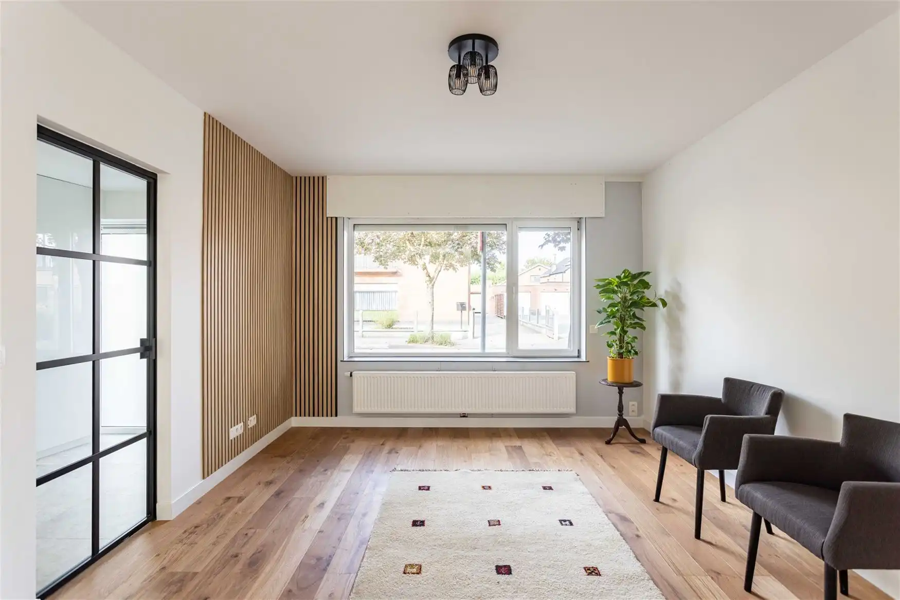 Gerenoveerde woning vol licht in centrum Destelbergen foto 4