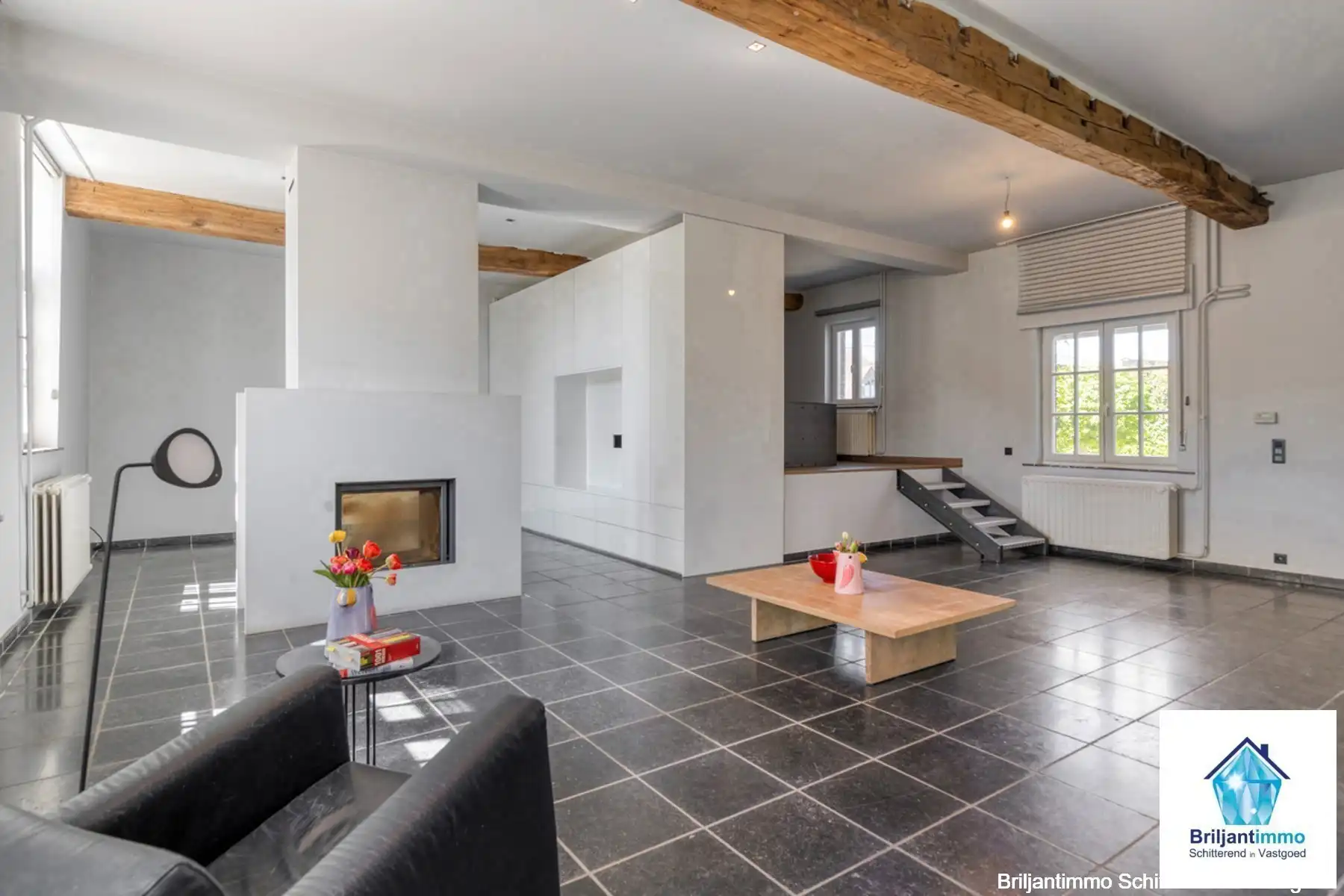 Uiterst charmante en gerenoveerde hoeve met gezellige tuin foto 4
