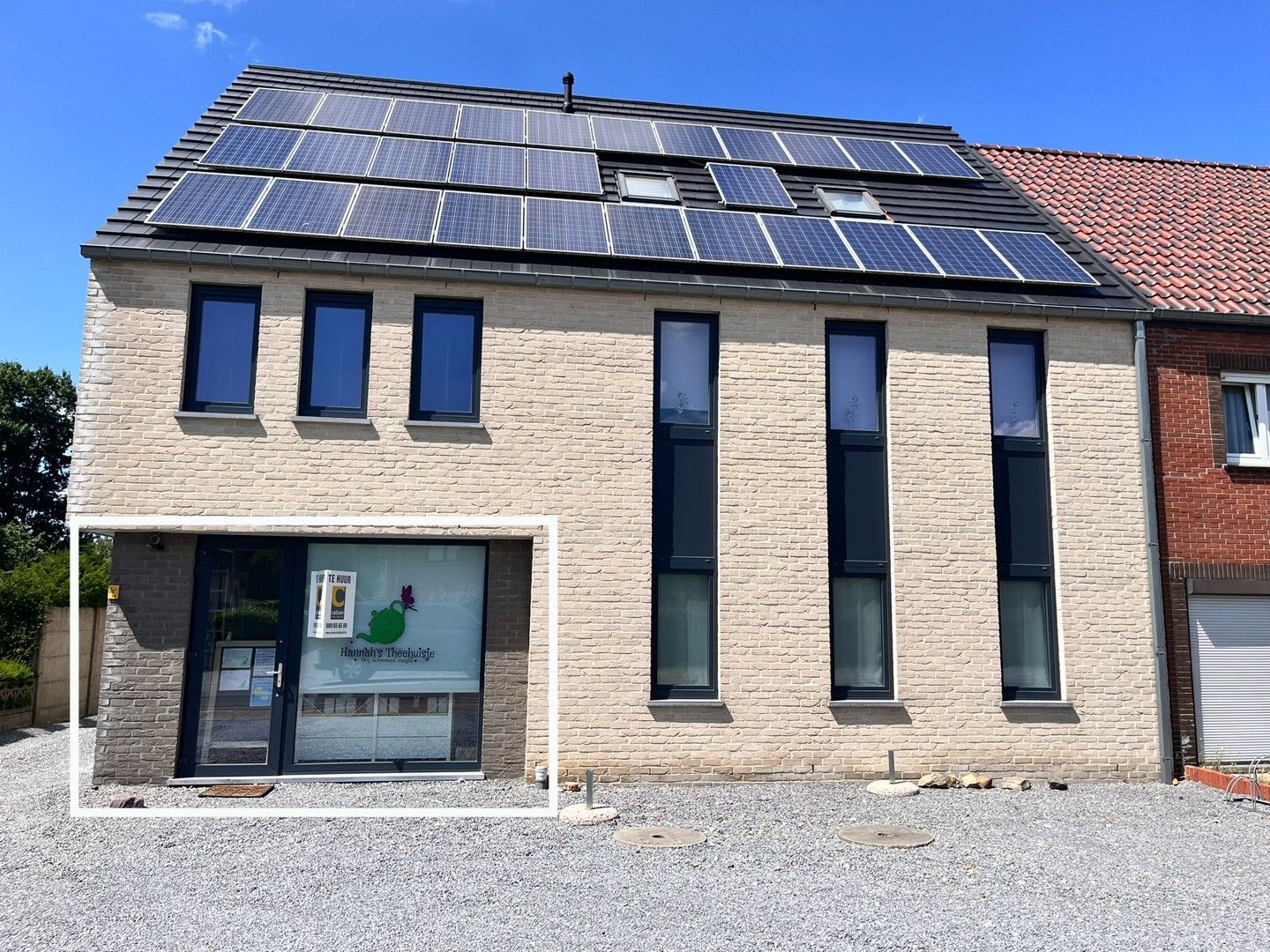 Kantoorruimte (25 m²) geschikt voor kantoor, dienstverlening of vrije beroepen foto {{pictureIndex}}