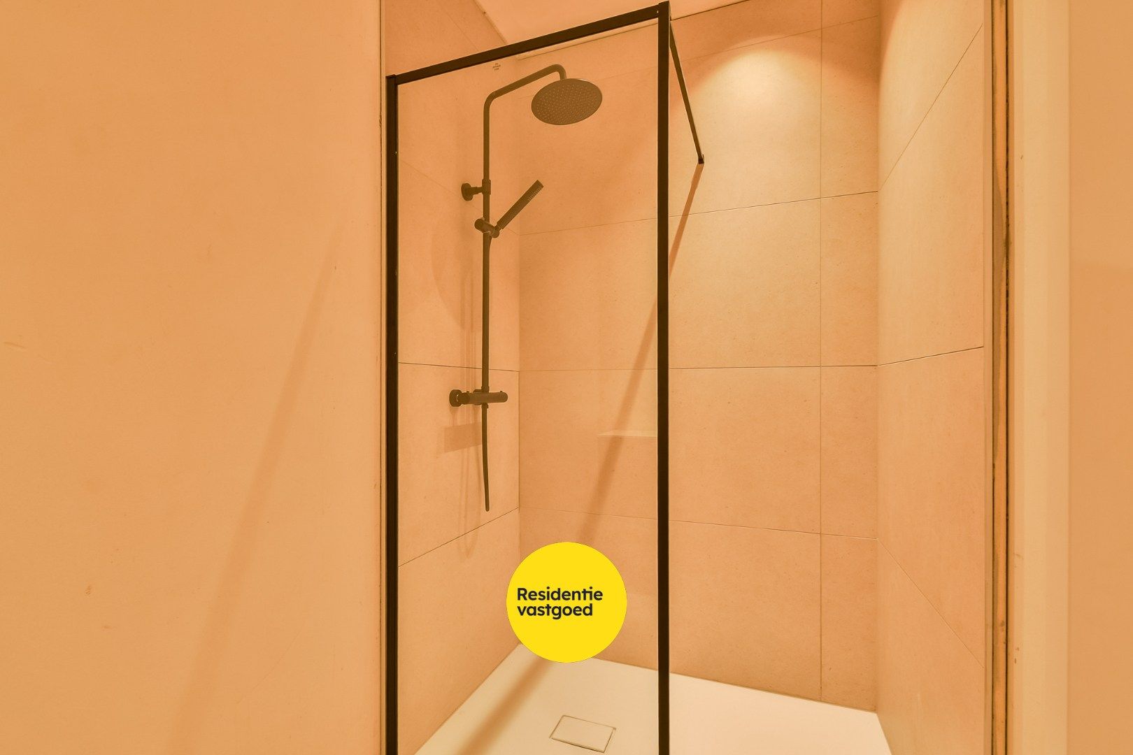 Ruime en kwalitatieve nieuwbouwwoning! foto 13