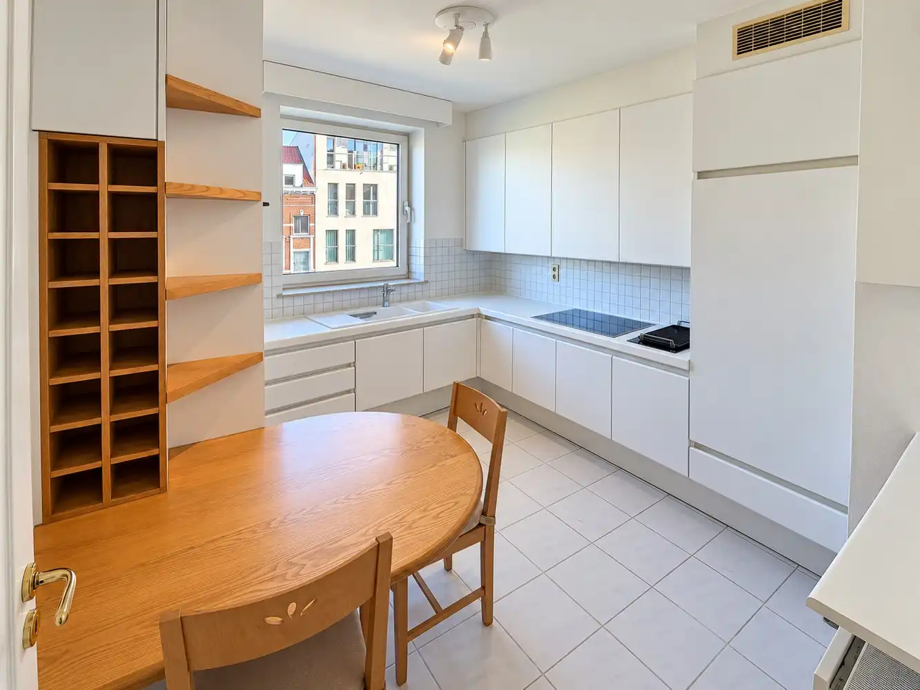 Lichtrijk appartement met 2 slaapkamers, 2 terrassen en ondergrondse parking in Hasselt centrum foto 8