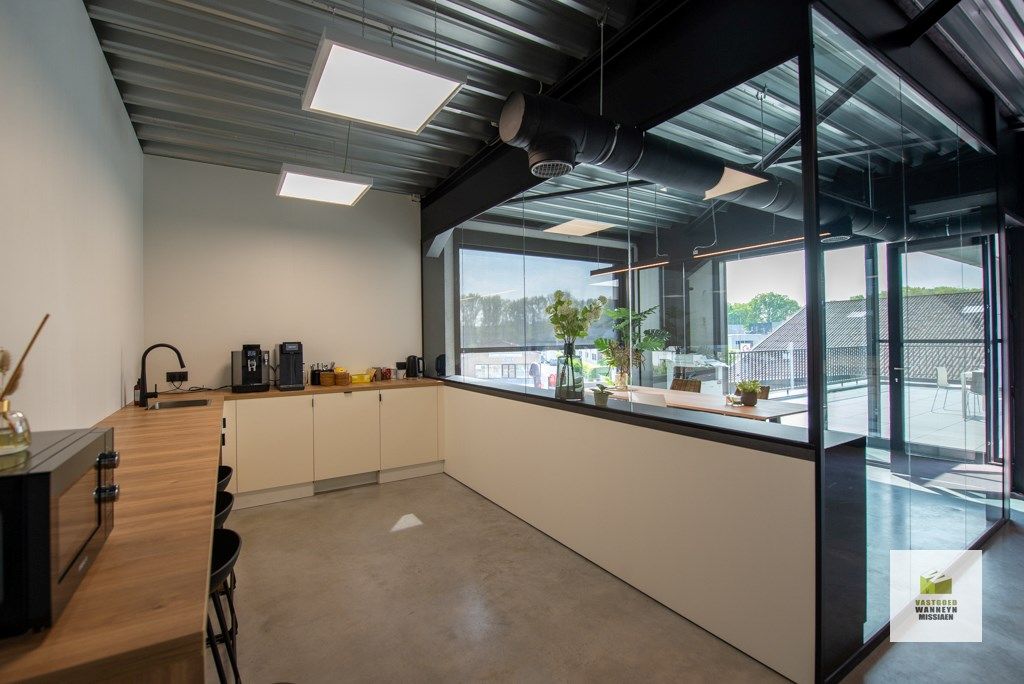 Volledig gemeubileerde co-working kantoren  foto 2
