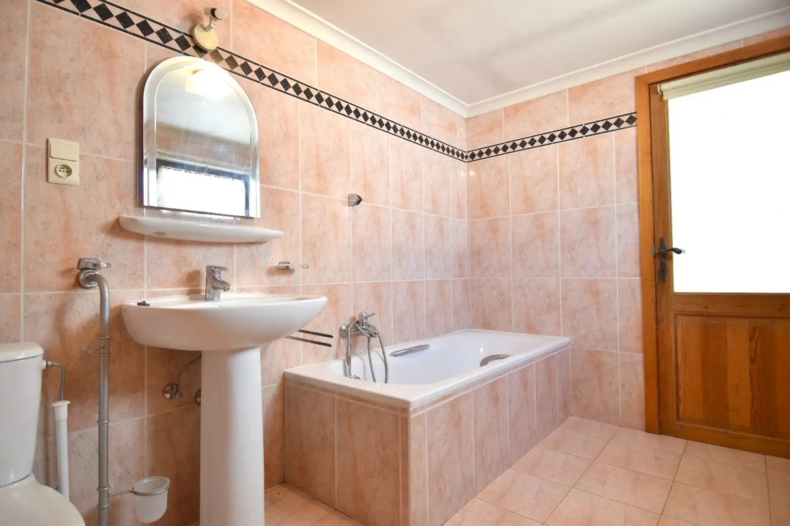 Gezellige woning met 2 slaapkamers en een mooi stukje tuin foto 12