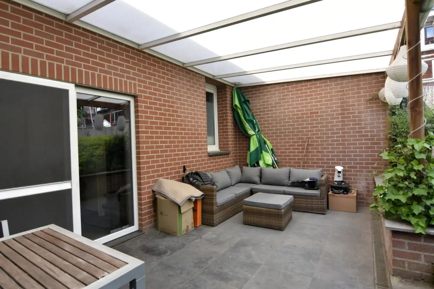Gezellige rijwoning met diepe tuin in Moorslede foto 8