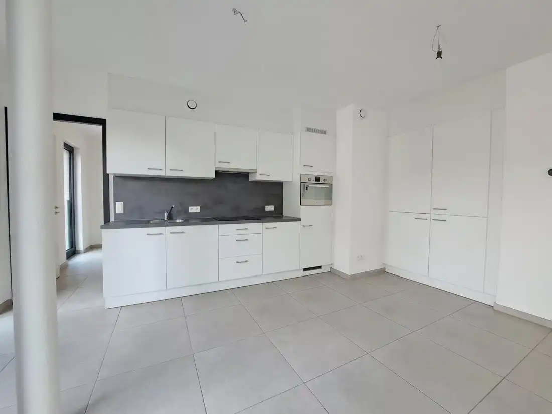 Recent en modern appartement te Maasmechelen foto 4