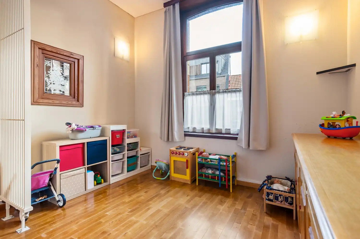 Super gezellige woning met prachtige ruime tuin en 3 slaapkamers te Hoevenen! foto 3