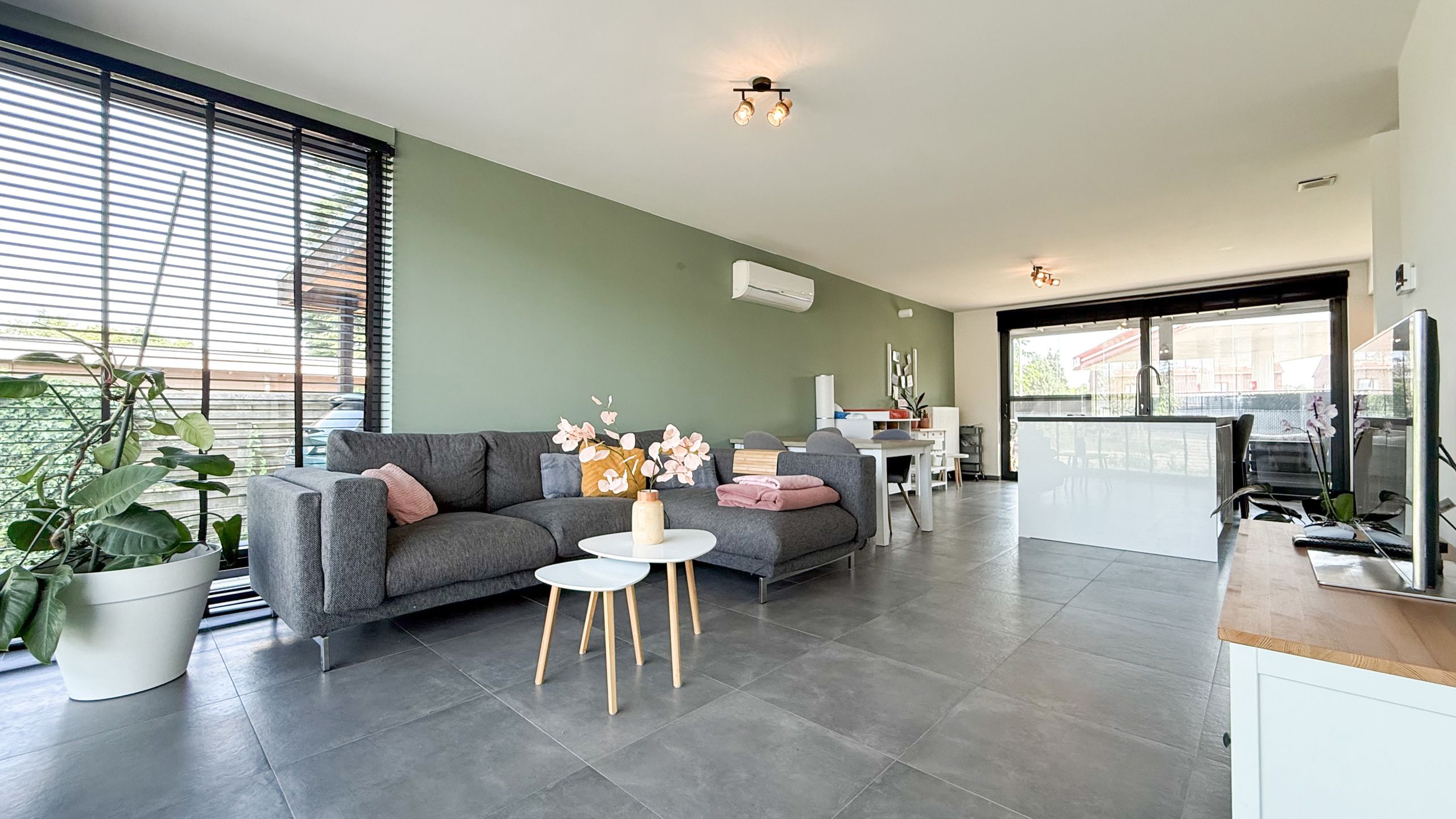 Mooi afgewerkte, moderne HOB gelegen in doodlopende straat! foto 2