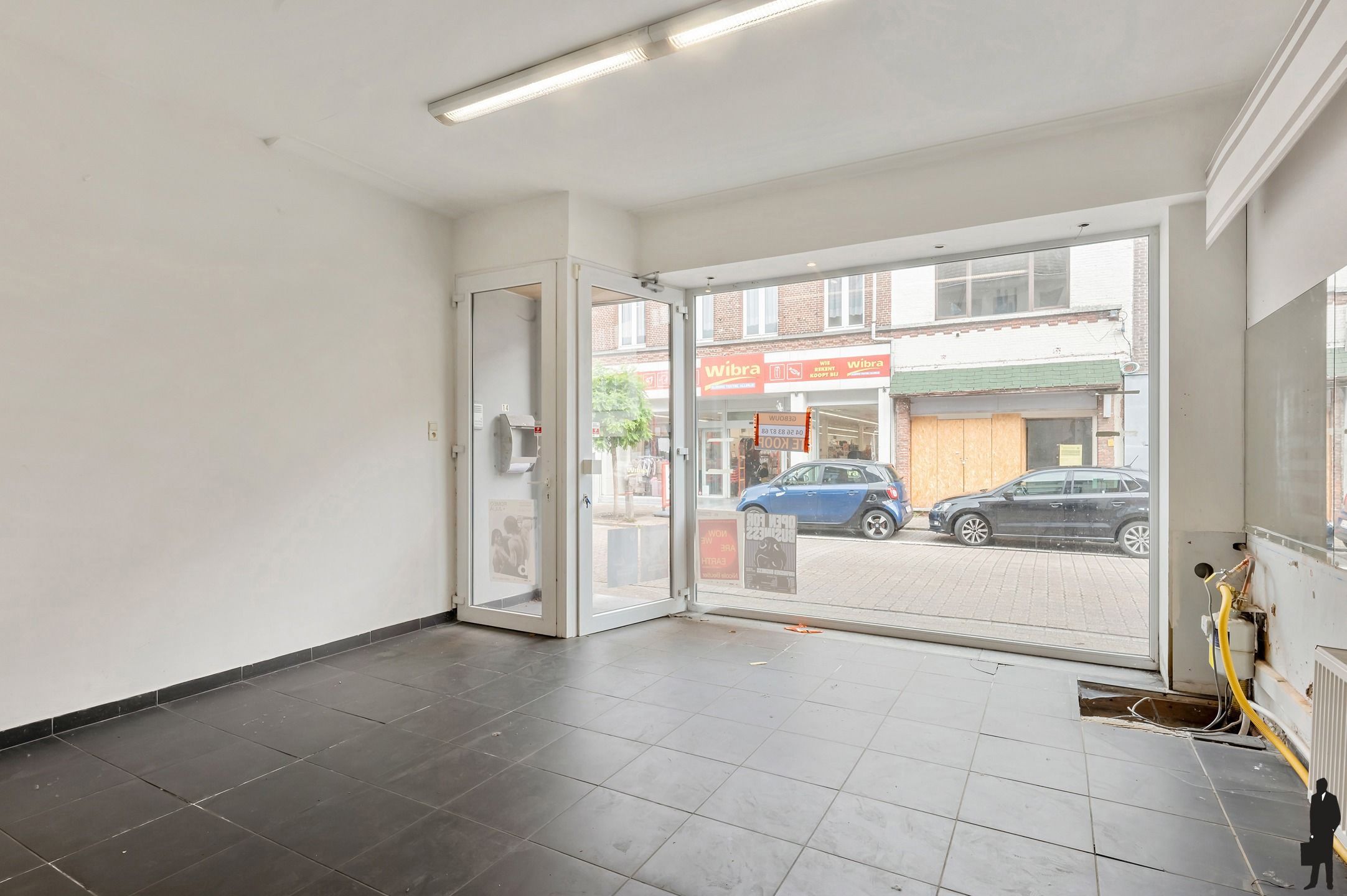 Handelsgelijkvloers in het centrum van Kapellen! foto 4