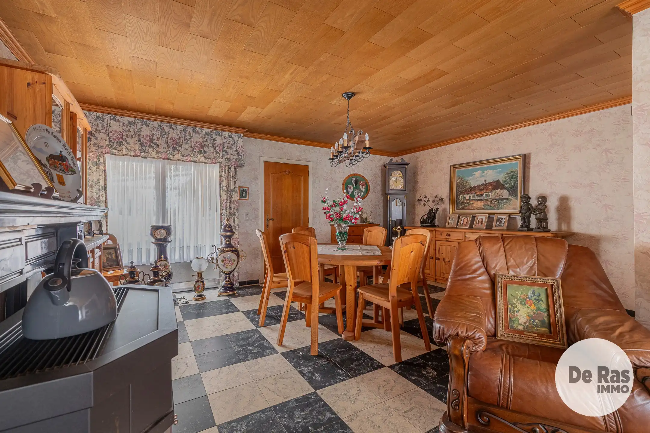 ZELE - Te renoveren woning met 3 kamers en leuke tuin foto 5