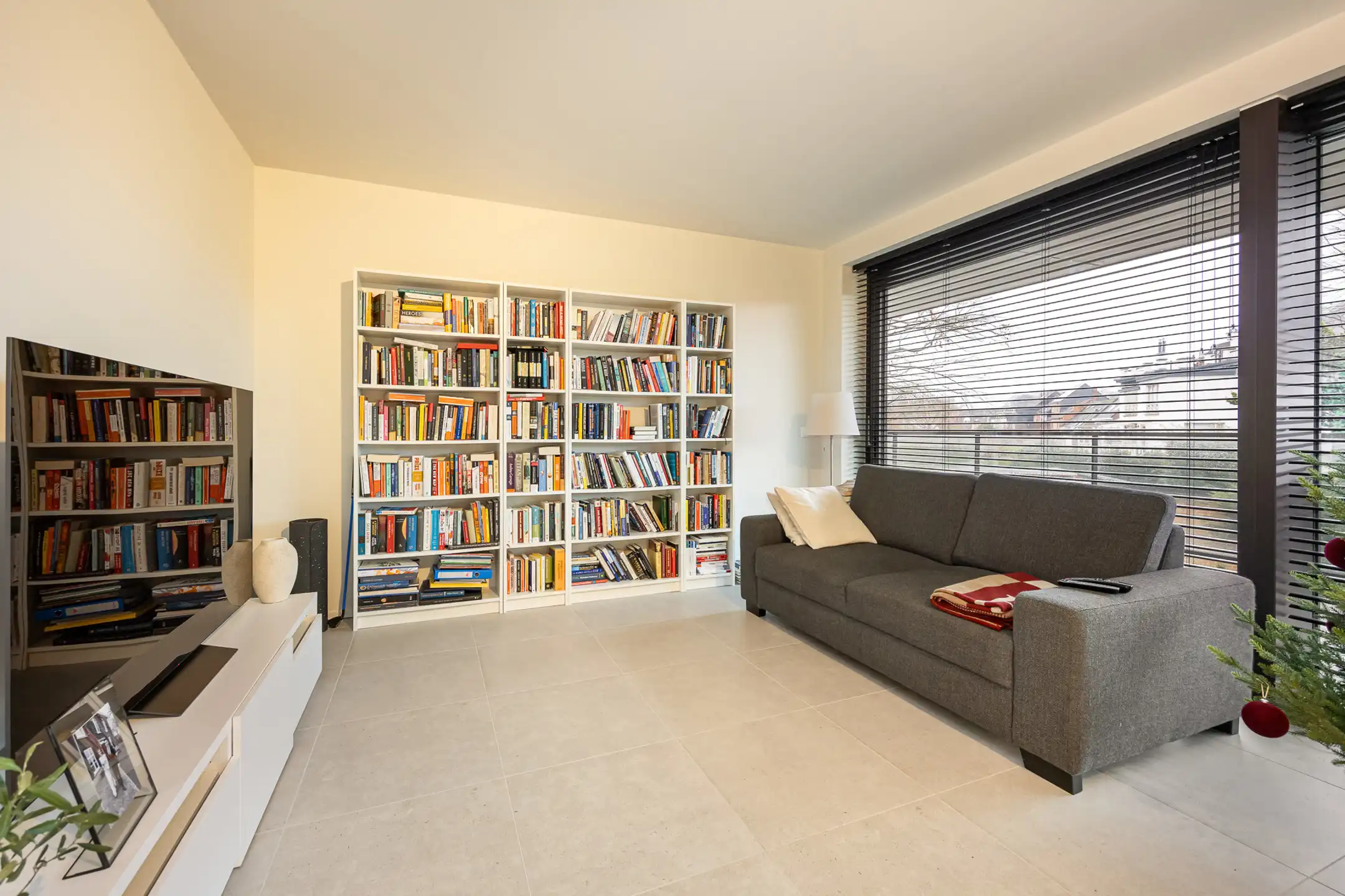 Nieuwbouw met terras van 50m2 inclusief autostaanplaats foto 6